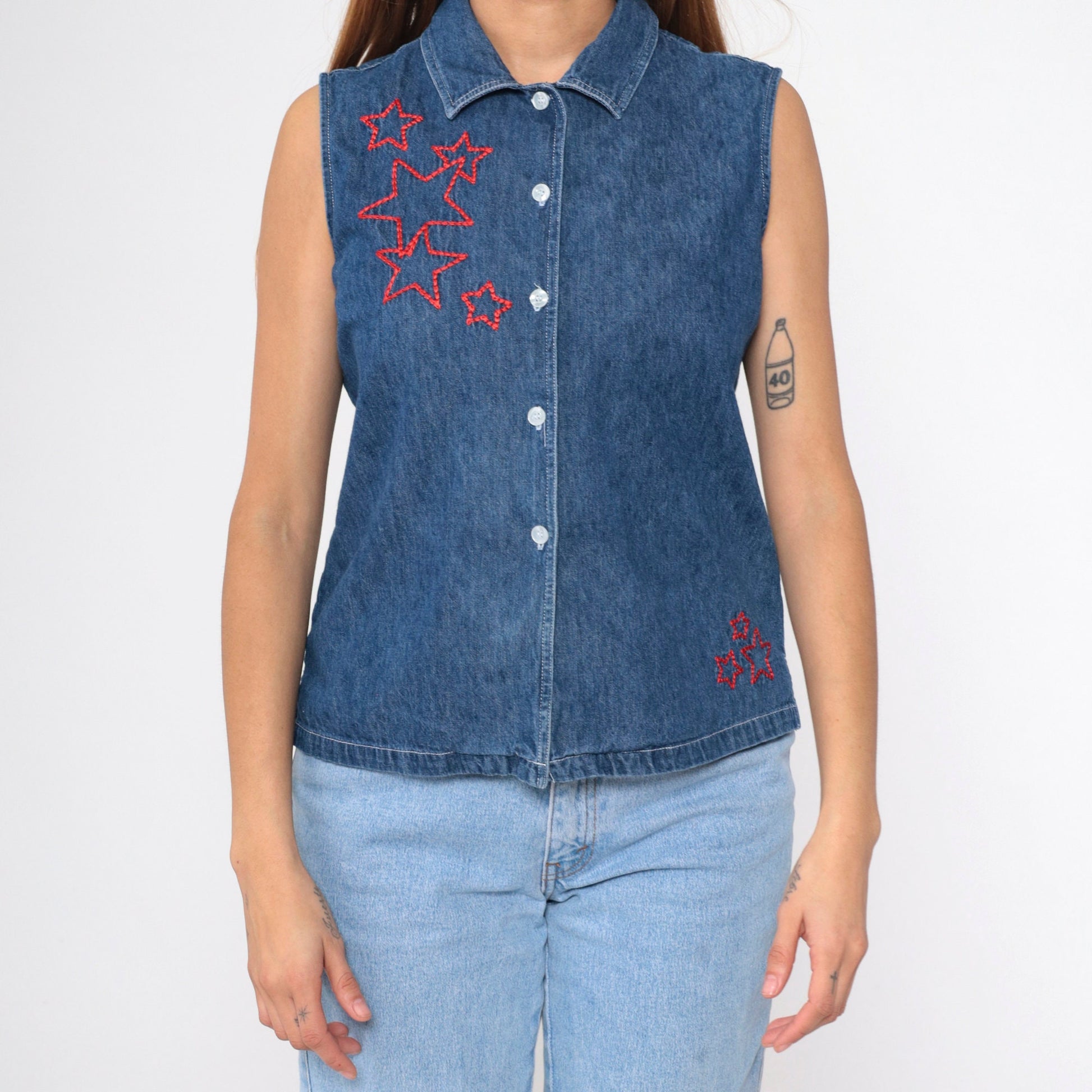 90s Denim Star Embroidered Sleeveless Button Up Blouse Blue Red Medium