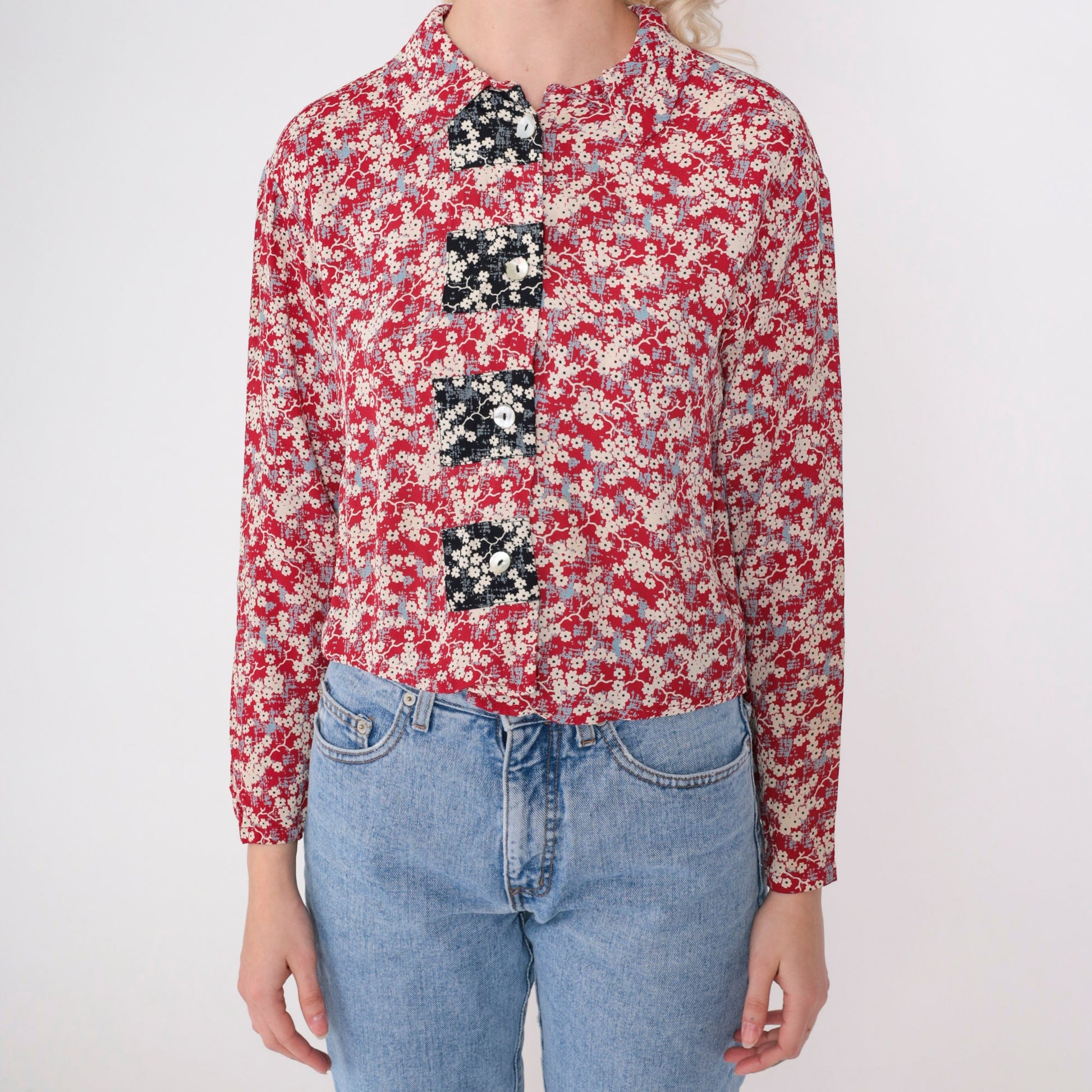 90s Red Floral Cherry Blossom Button-Up Blouse Long Sleeve Collared Small