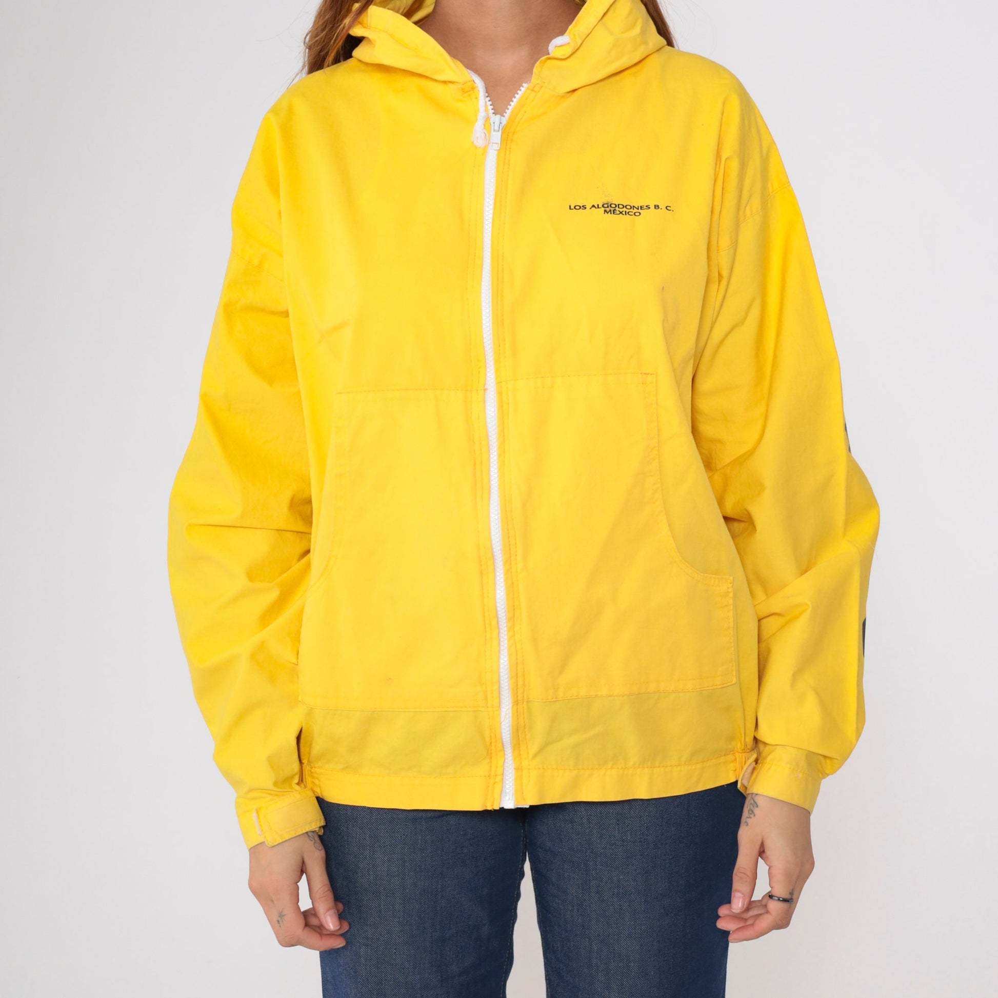 90s Yellow Windbreaker Jacket Iguana Rana Los Algodones Mexico Graphic Hoodie Small