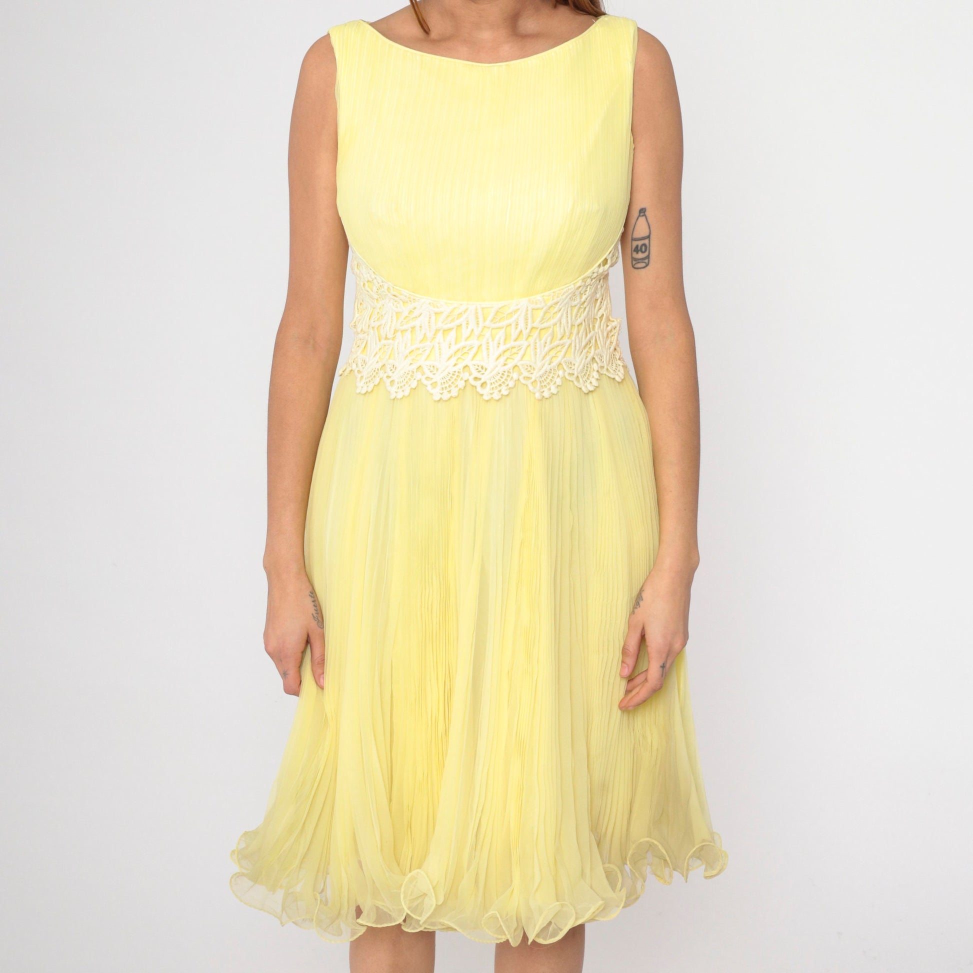 60s Yellow Lace Trim Sleeveless Dress High Waist Pleated Boatneck Small