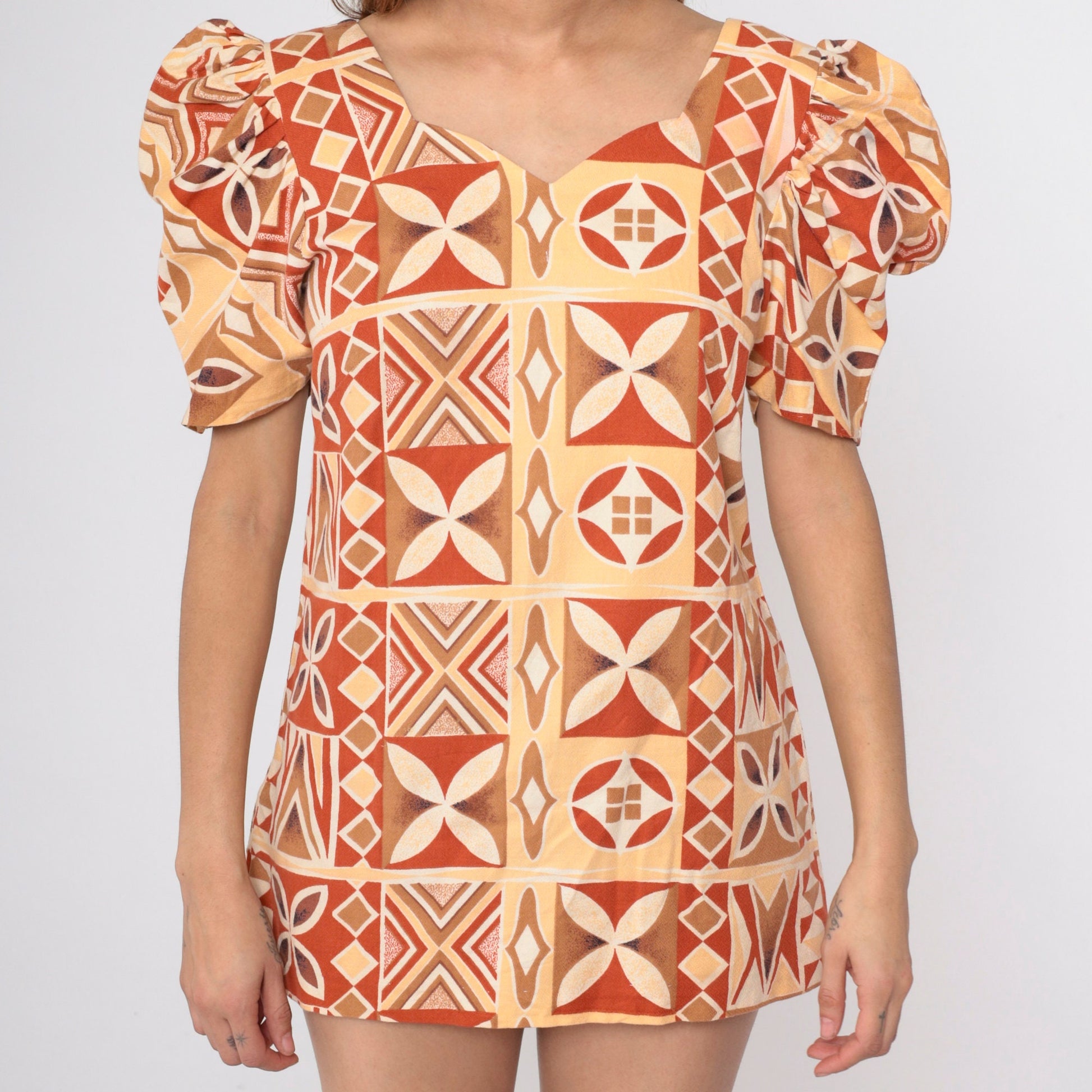 70s Geometric Puff Sleeve Blouse Burnt Orange Yellow Sweetheart Neckline Small