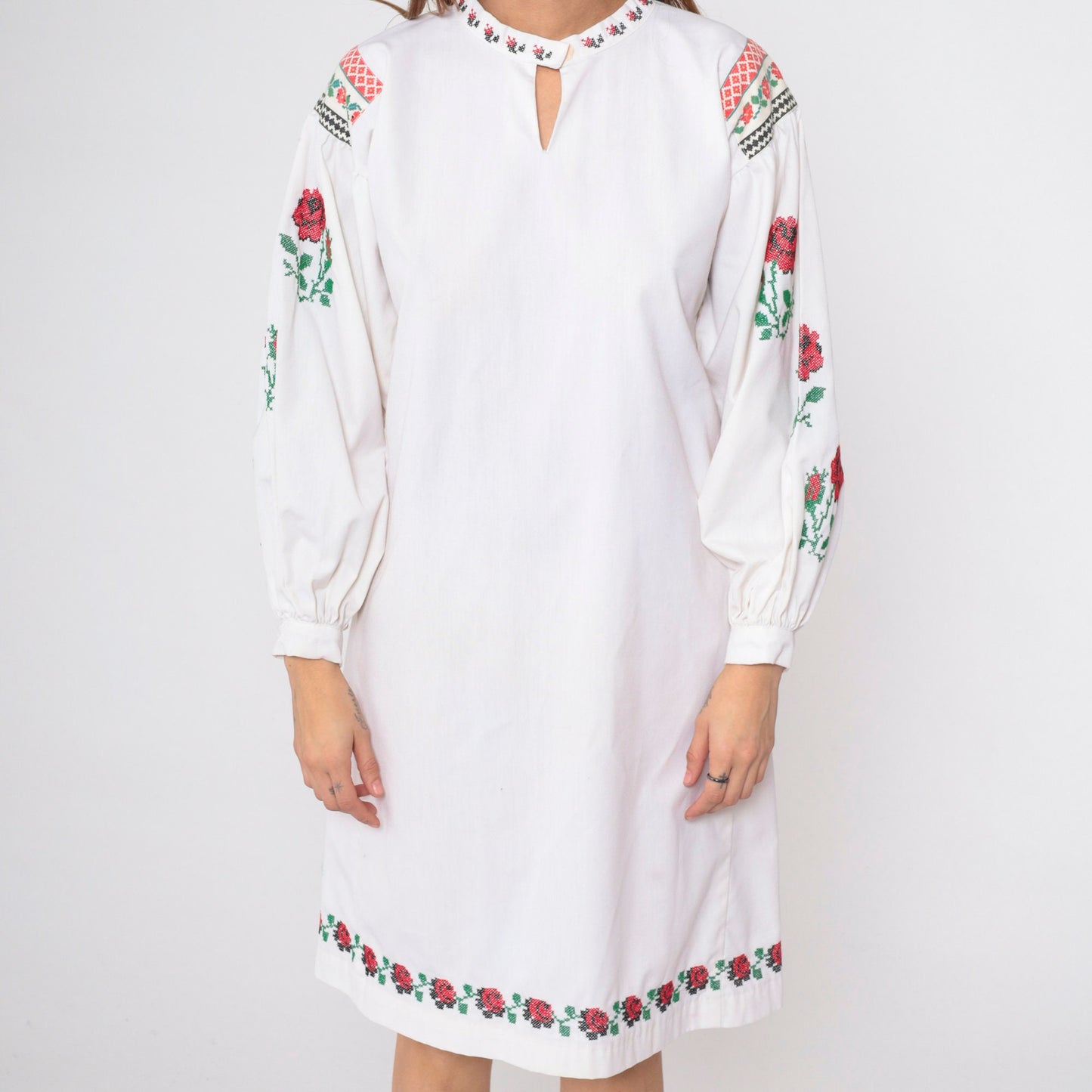 70s Floral Cross Stitch Embroidered Dress White Midi Shift Long Sleeve Medium