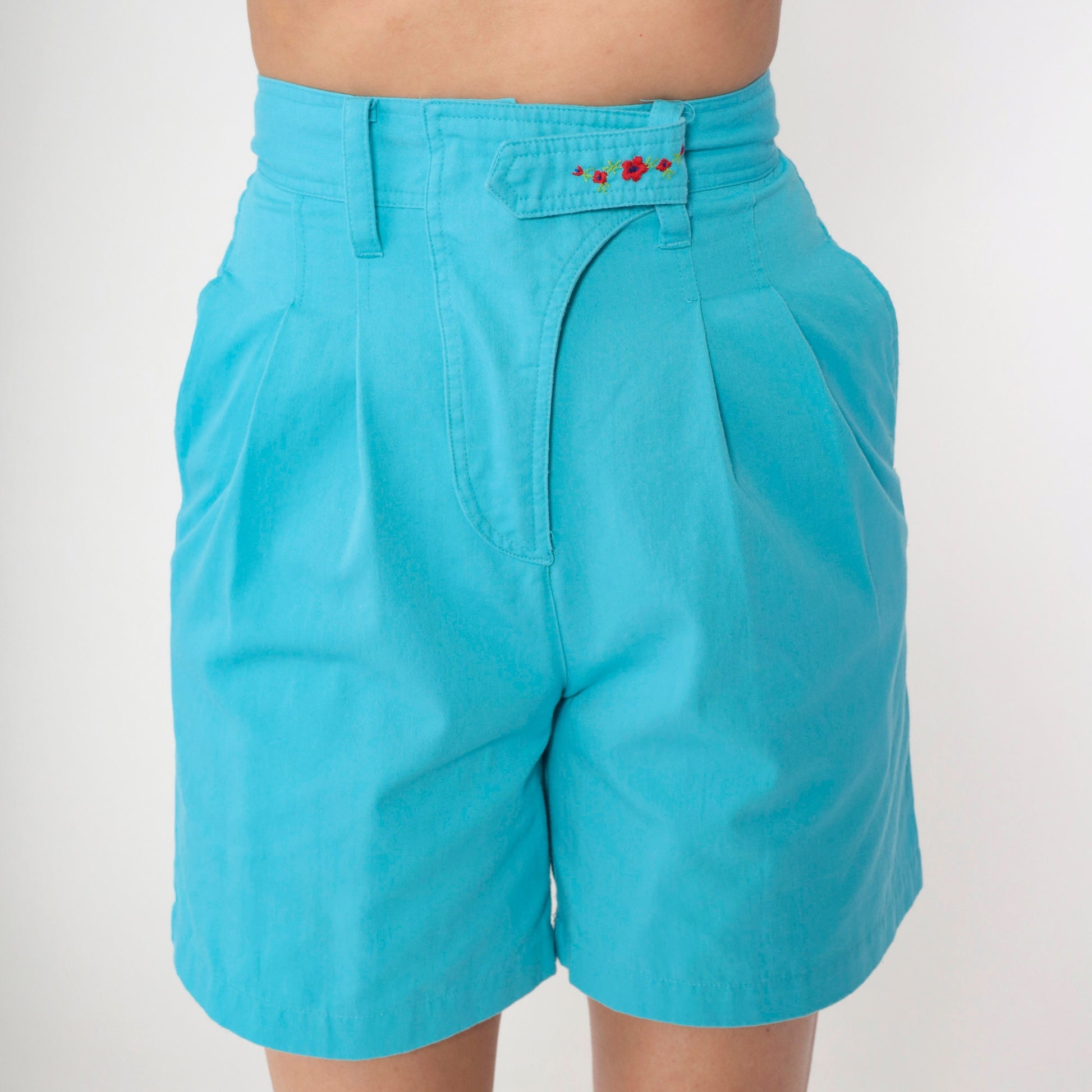90s Turquoise Pleated High-Waist Shorts Floral Embroidered Small
