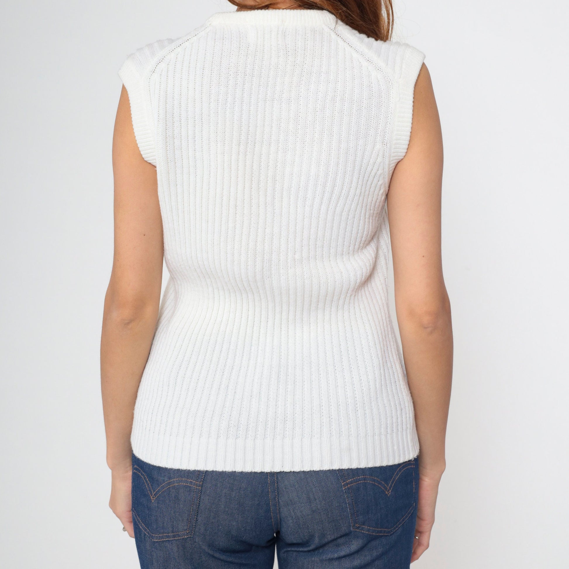 70s White Ribbed Knit Sweater Vest Pullover Scoop Neck Medium