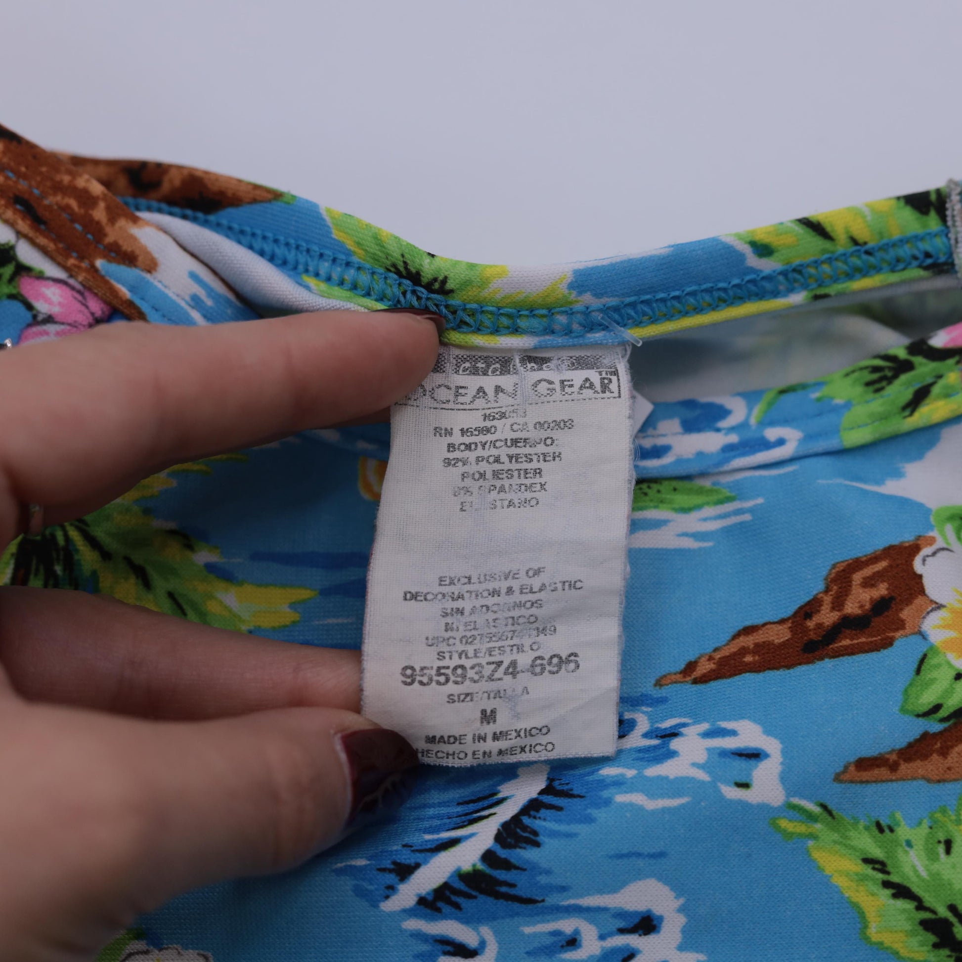 90s Hawaiian Tropical Floral Raglan Baby Tee Medium