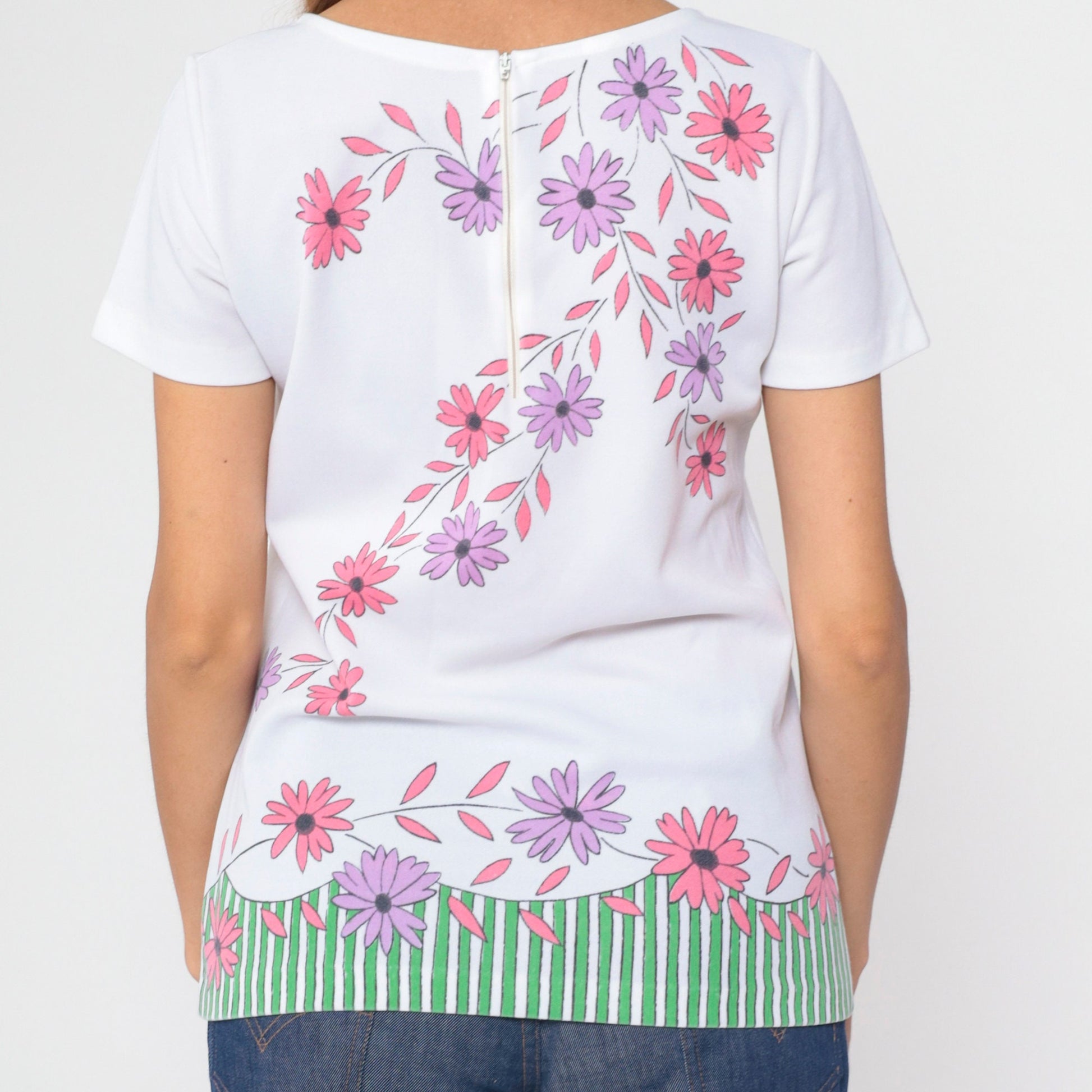 70s Floral Print Blouse White Pink Purple Short Sleeve Rear Zipper Small