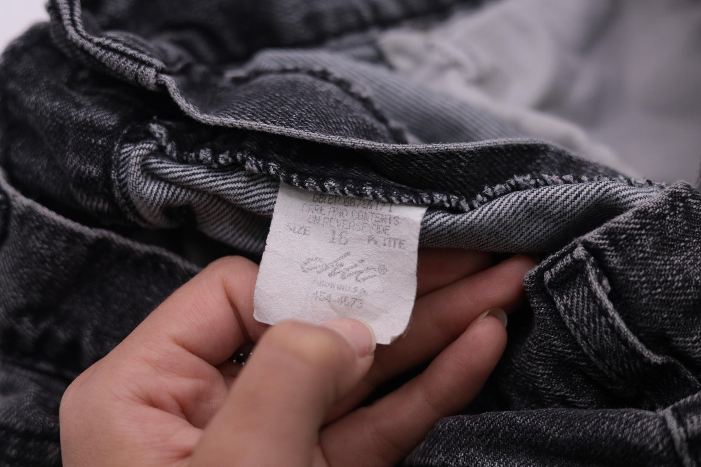 90s Chic High Waisted Tapered Jeans Faded Black Denim Large