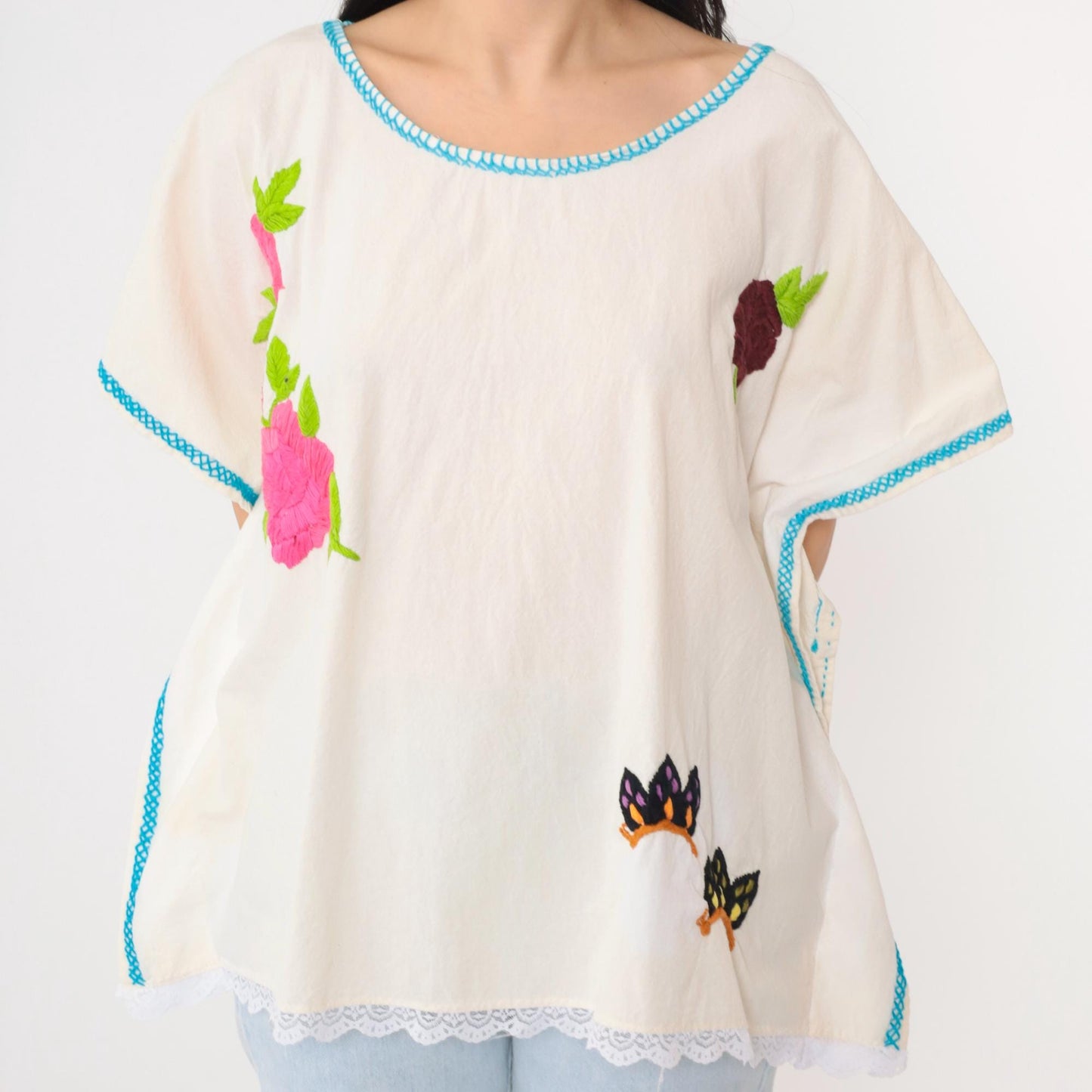 90s Floral Embroidered Blouse Cream Butterfly Tunic Scoop Neck Medium Large