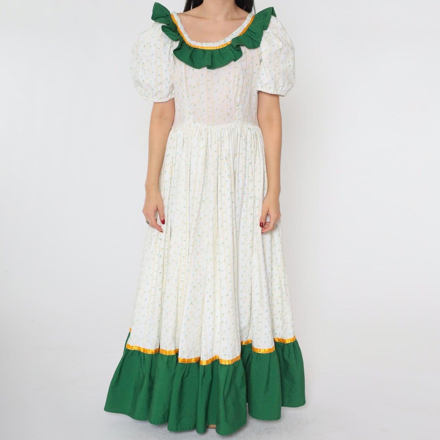 70s White Calico Floral Maxi Dress Puff Sleeve Green Ruffles High Waist Medium