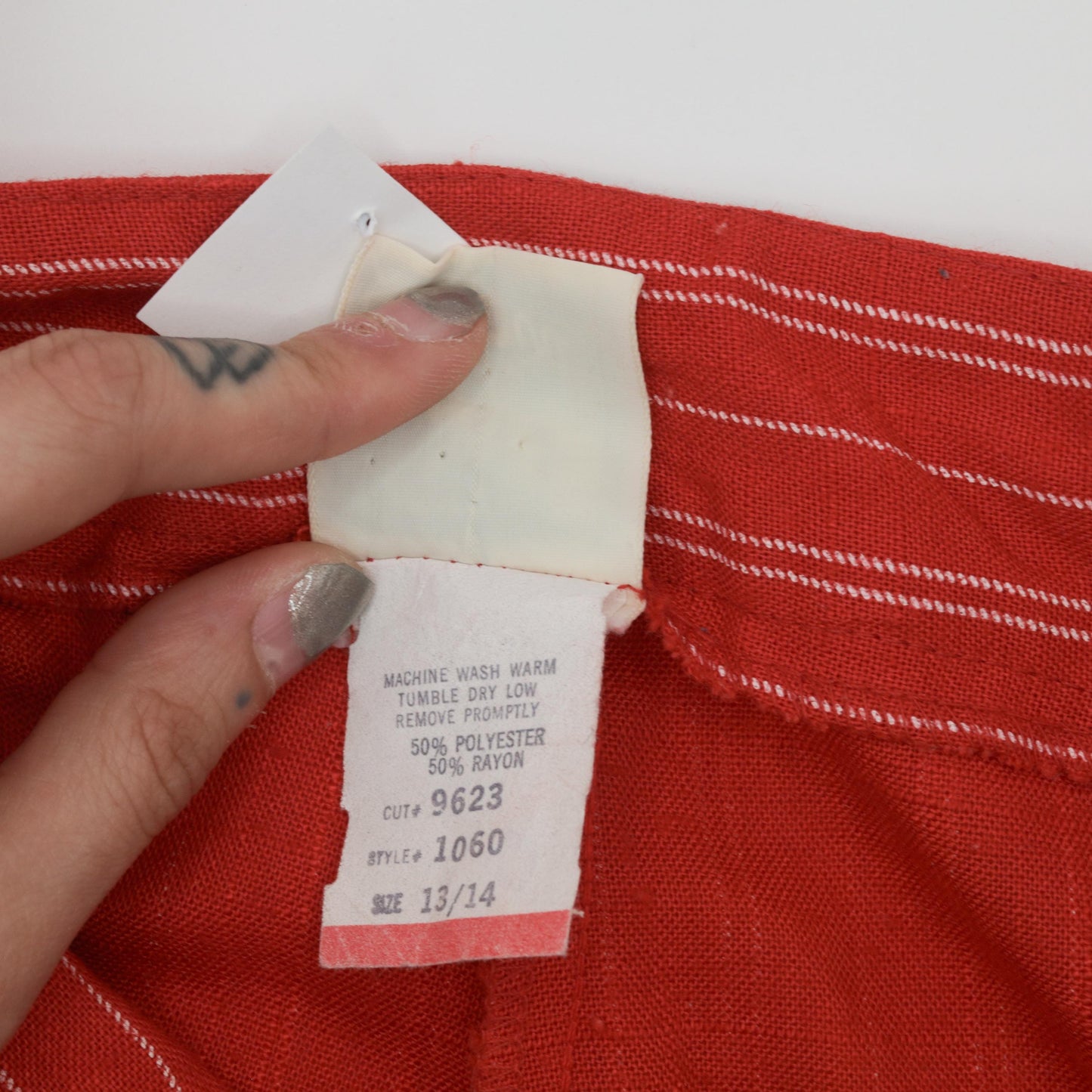 80s Red Pinstripe Pleated High-Waisted Trousers Tapered Leg Small