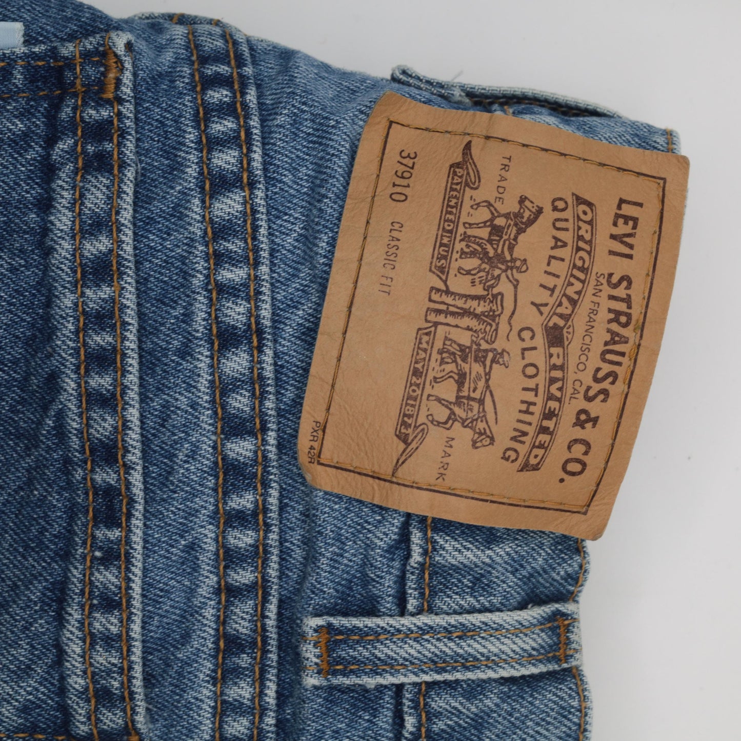 90s Levi's 910 Denim Cut-Off Shorts Blue Frayed Hem Small