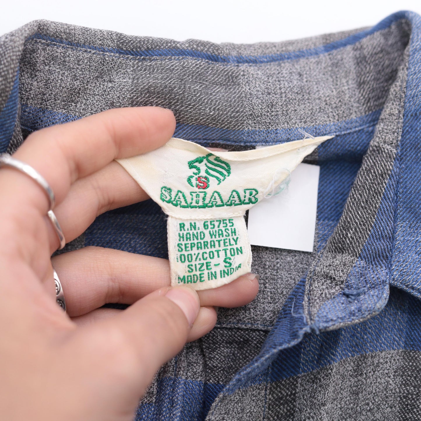 90s Buffalo Plaid Button-Up Shirt Blue Grey Checkered Cotton Small