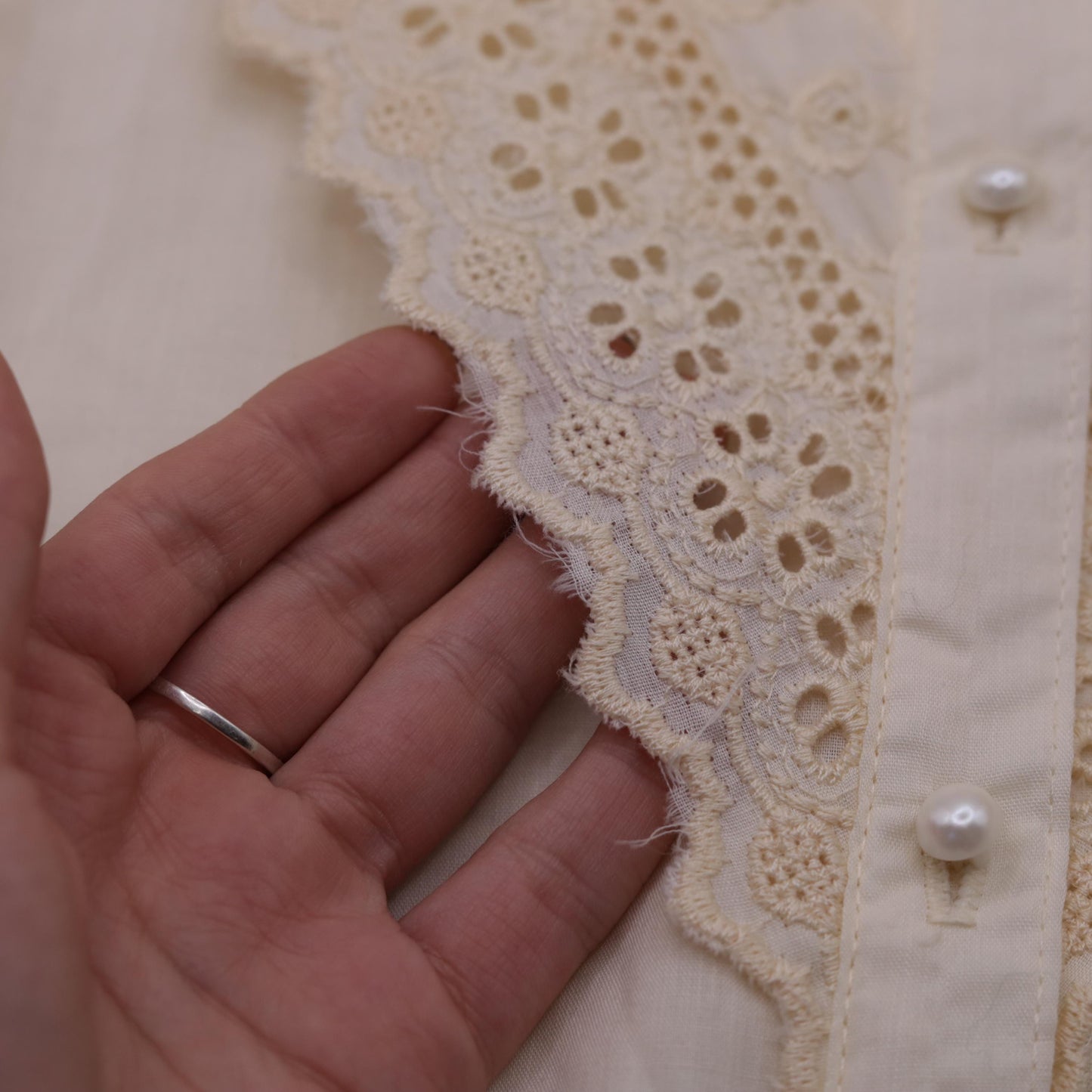 80s Cream Eyelet Lace Blouse Pearl Buttons Puff Sleeves Small
