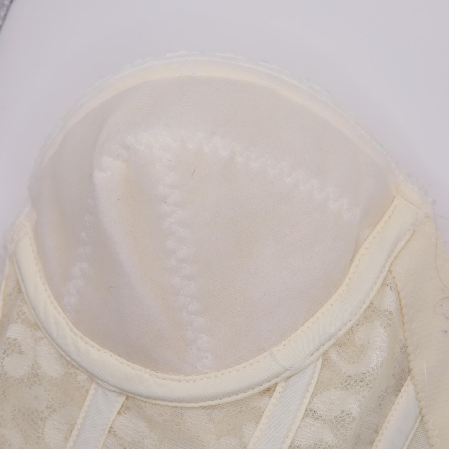 80s Carnival Lace Bustier Corset Off-White Sweetheart Strapless 34B