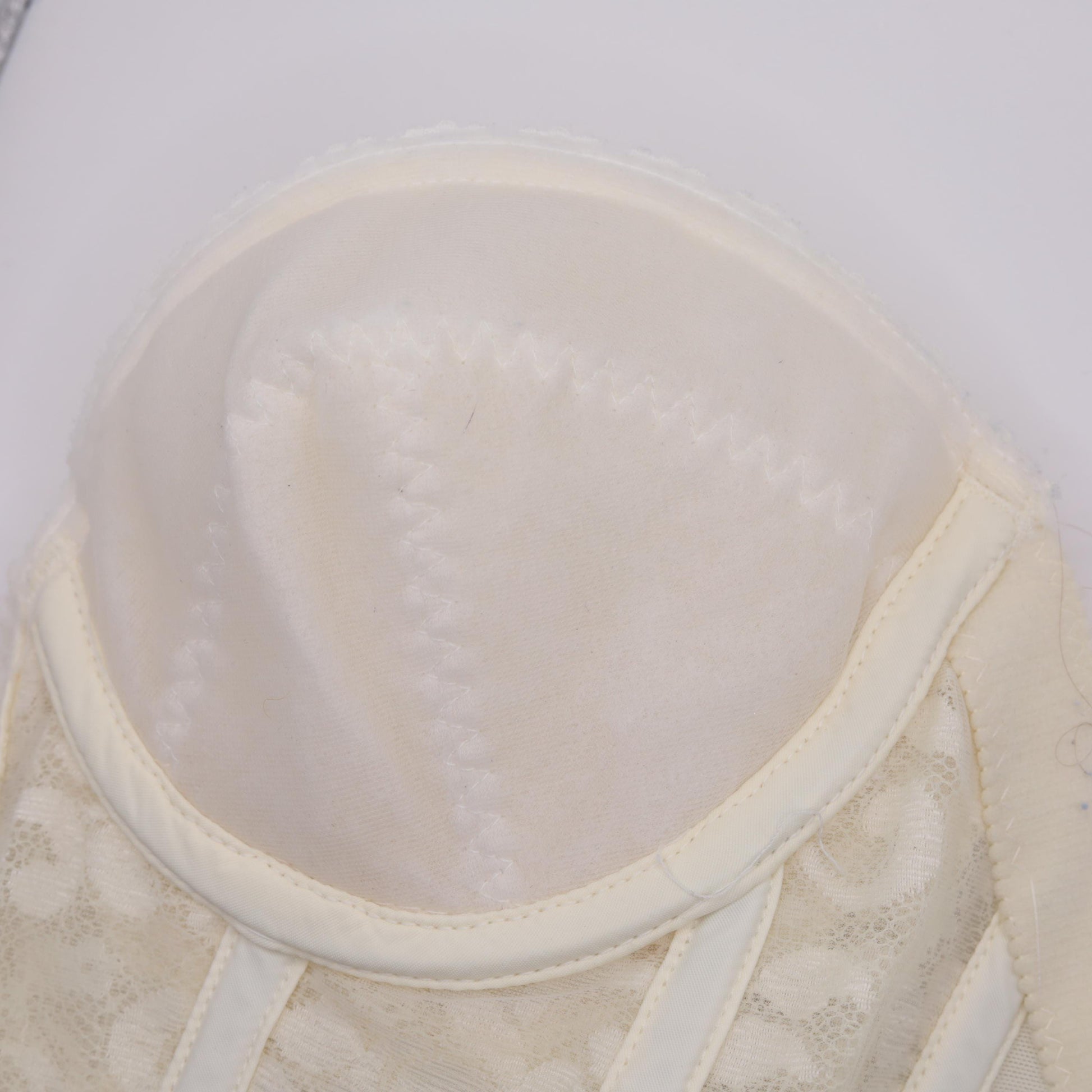80s Carnival Lace Bustier Corset Off-White Sweetheart Strapless 34B