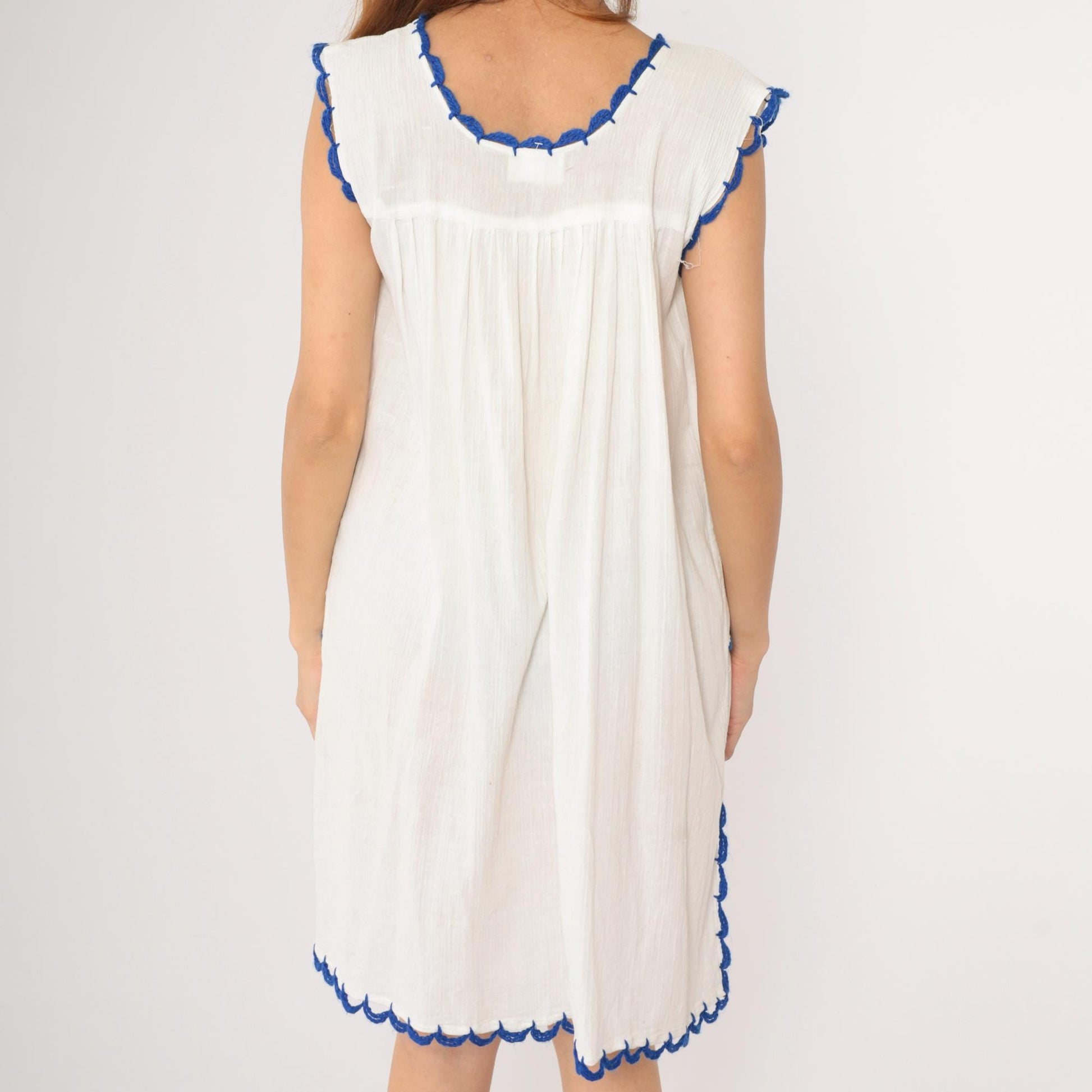 90s Mexican Embroidered White Cotton Gauze Mini Dress Floral Scallop Trim Medium M