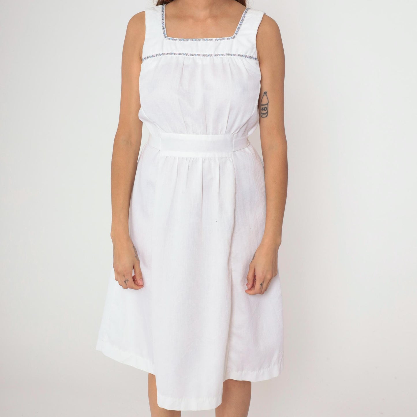 70s White Floral Embroidered Midi Dress Sleeveless High Waist Tie Belt Small