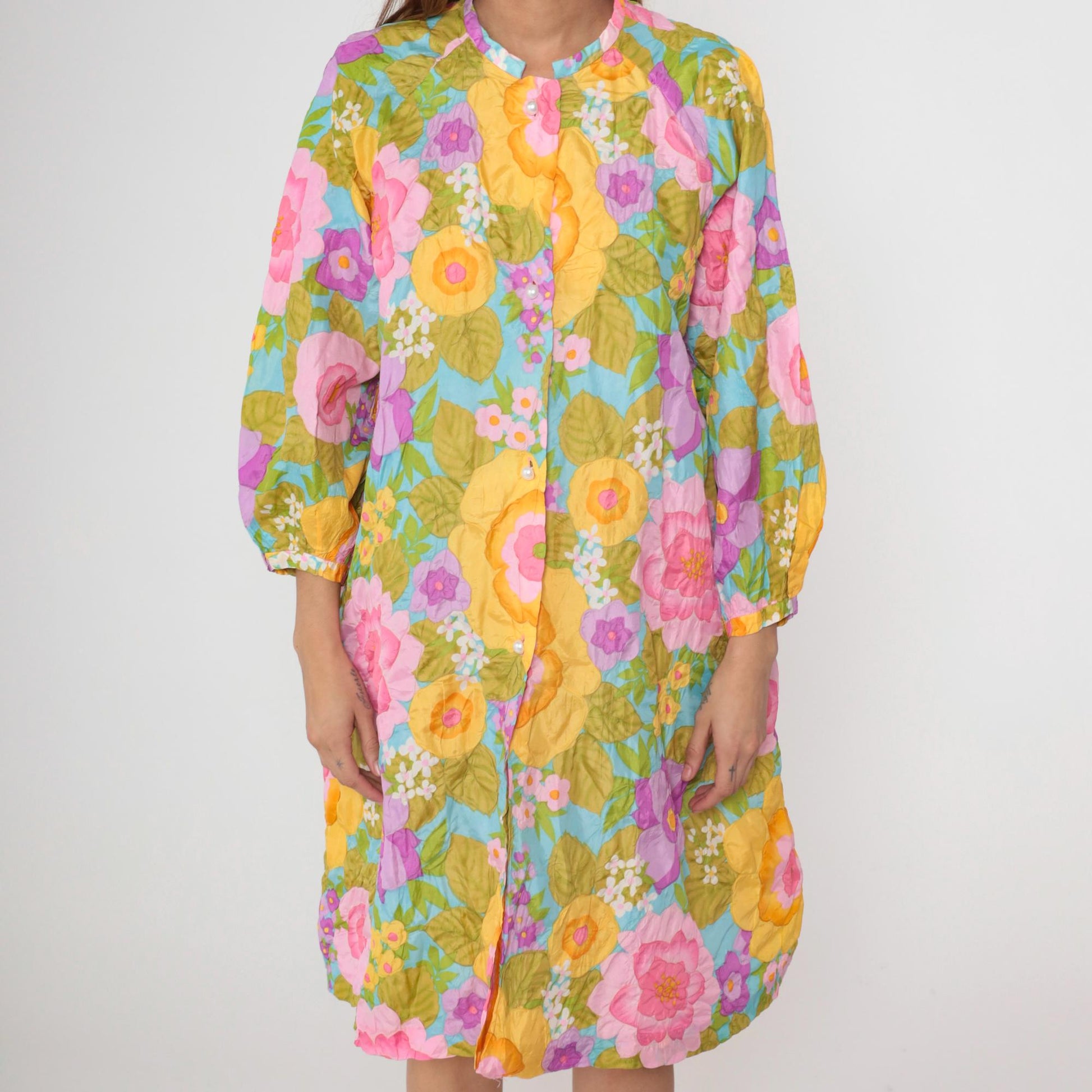 1970s Stella Faquin Quilted Floral Housecoat Pink Yellow Button-Up Robe Large