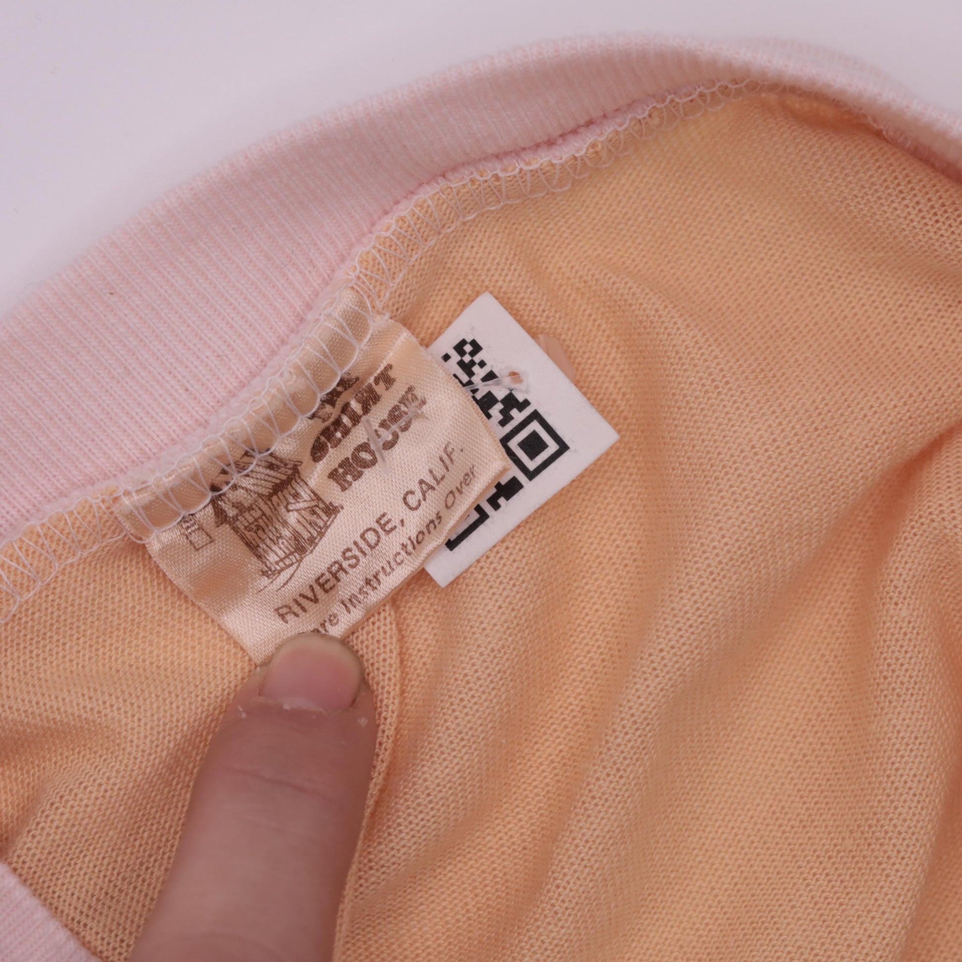80s Guyana 1988 Peach Ringer T-Shirt Flocked Navy Graphic Tee Large