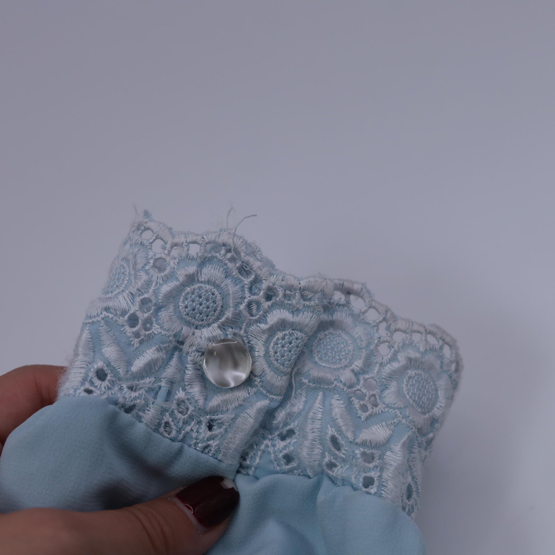 70s Baby Blue Floral Eyelet Lace Blouse Scalloped Collar Long Sleeve Large