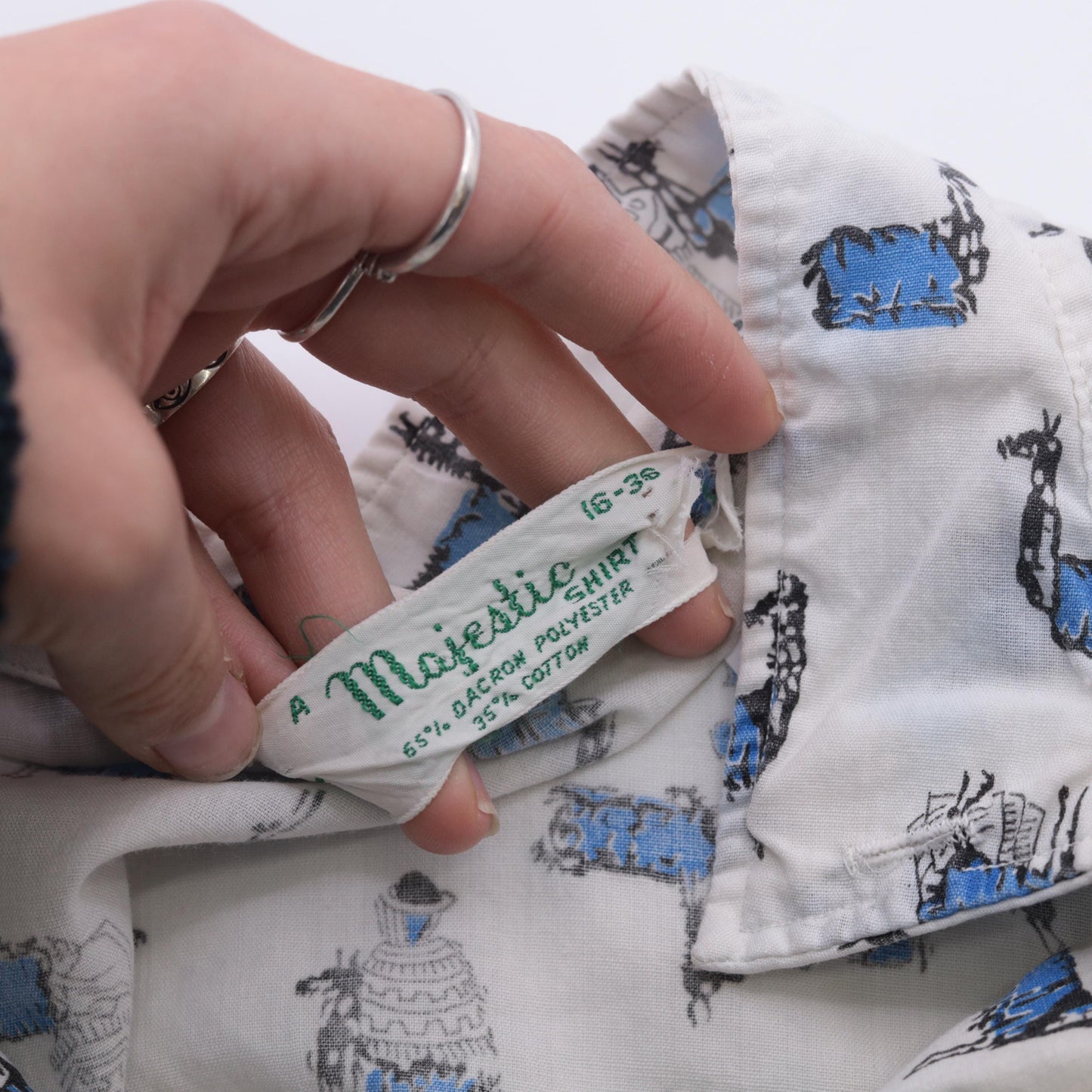 60s Majestic Llama Print Button Up Shirt White Blue South American Motif Medium