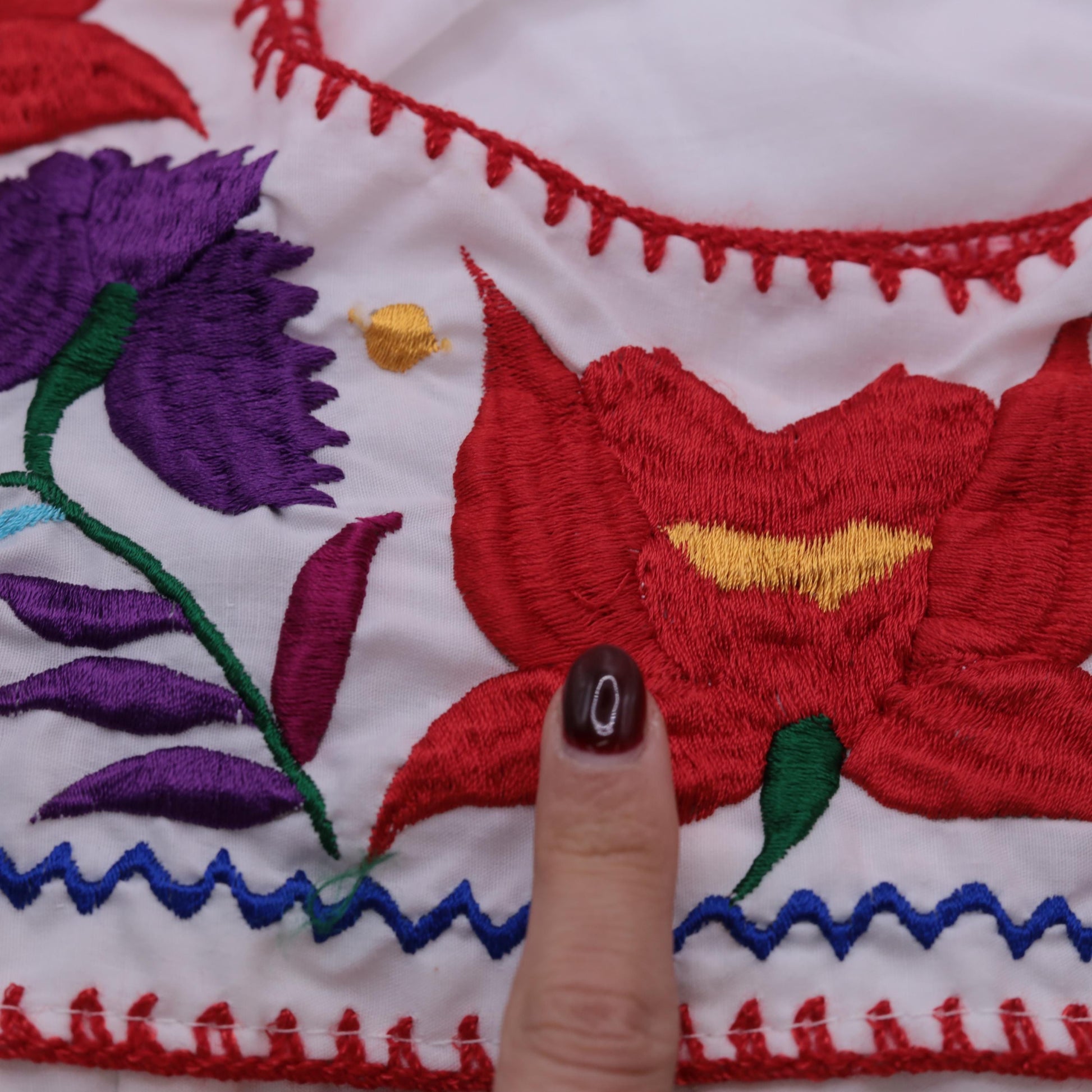90s Mexican Floral Embroidered Blouse White Short Sleeve Small