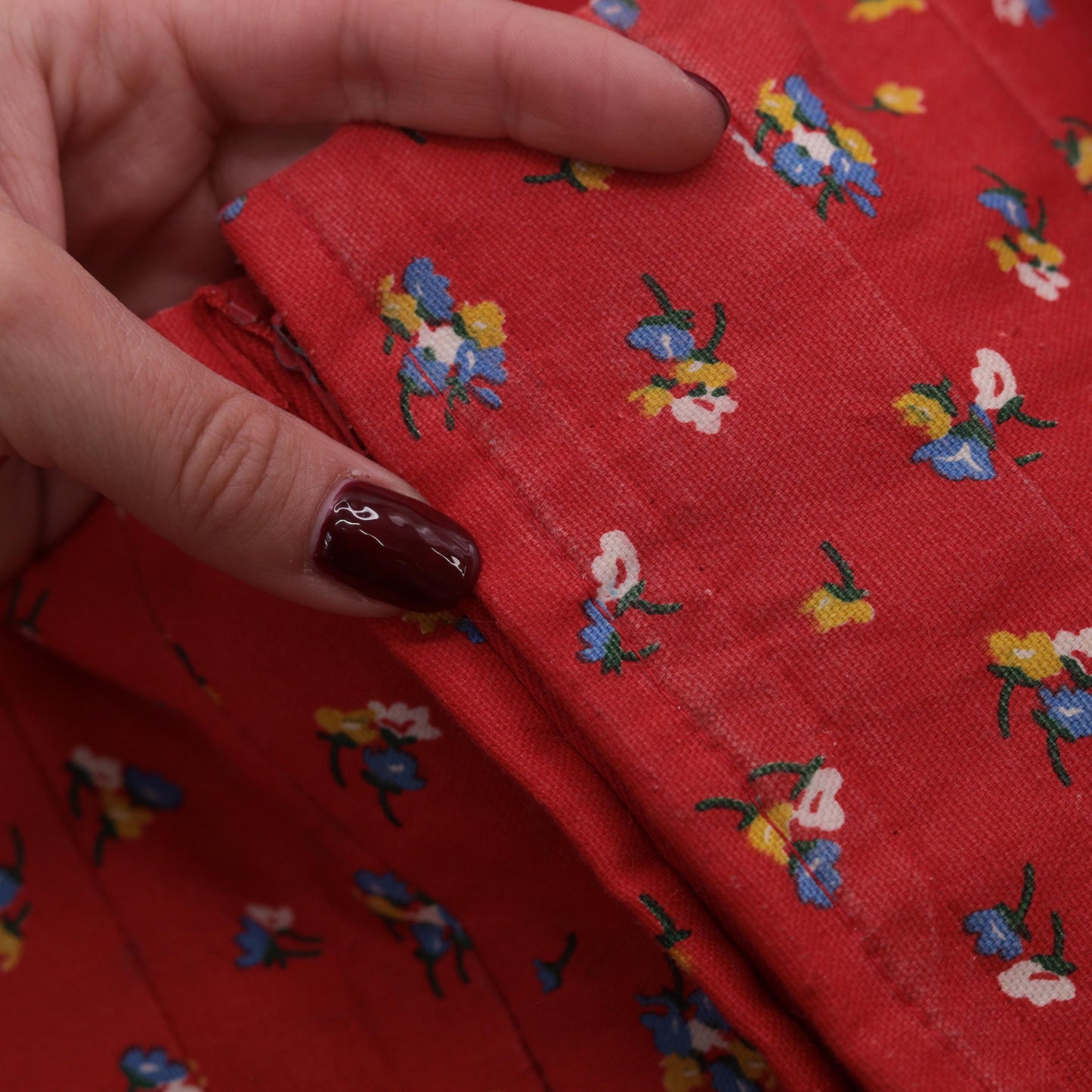 70s Red Calico Floral Dirndl Midi Dress Sleeveless High Waist Zip Medium