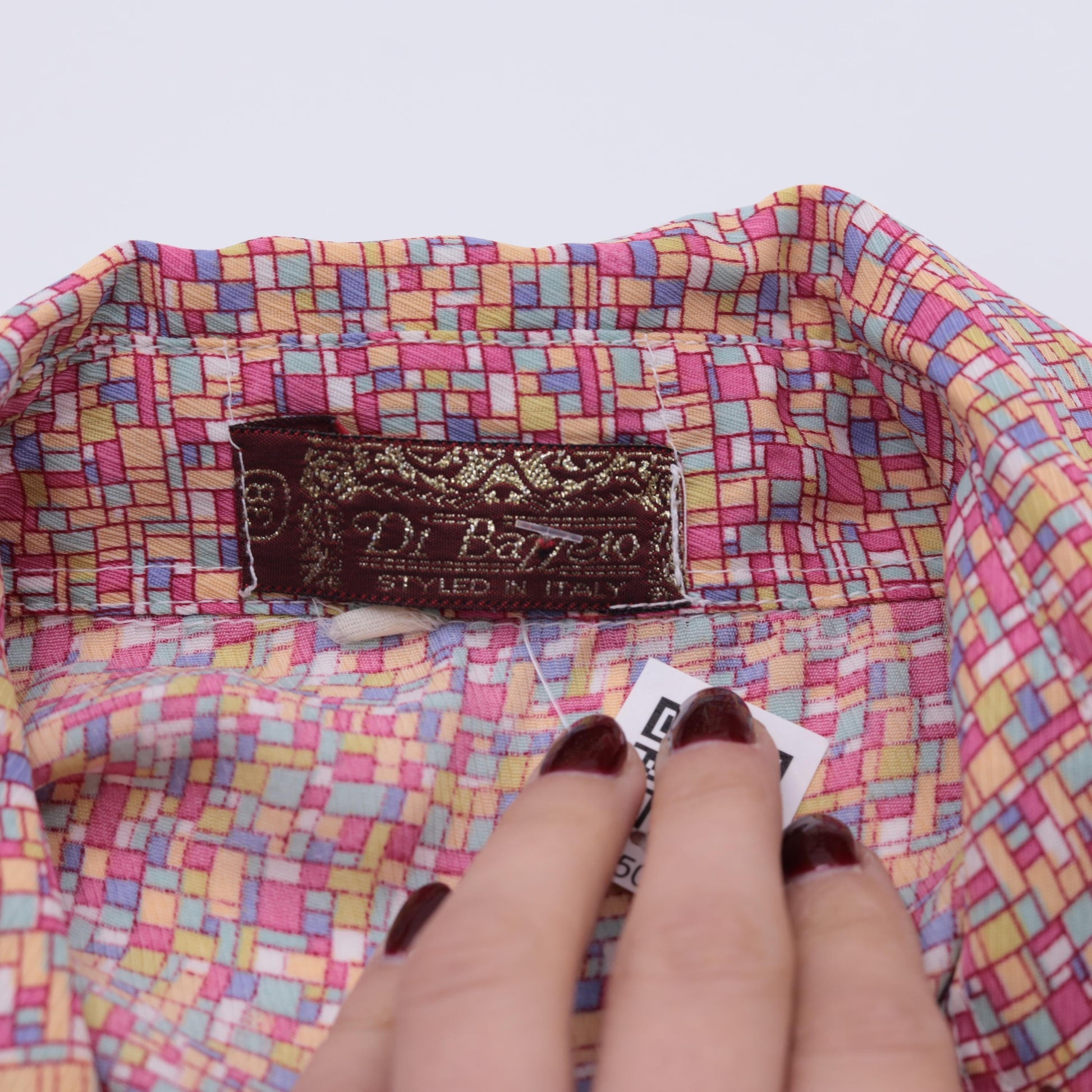 90s Geometric Pastel Pink Button Up Blouse Short Sleeve Collared Medium
