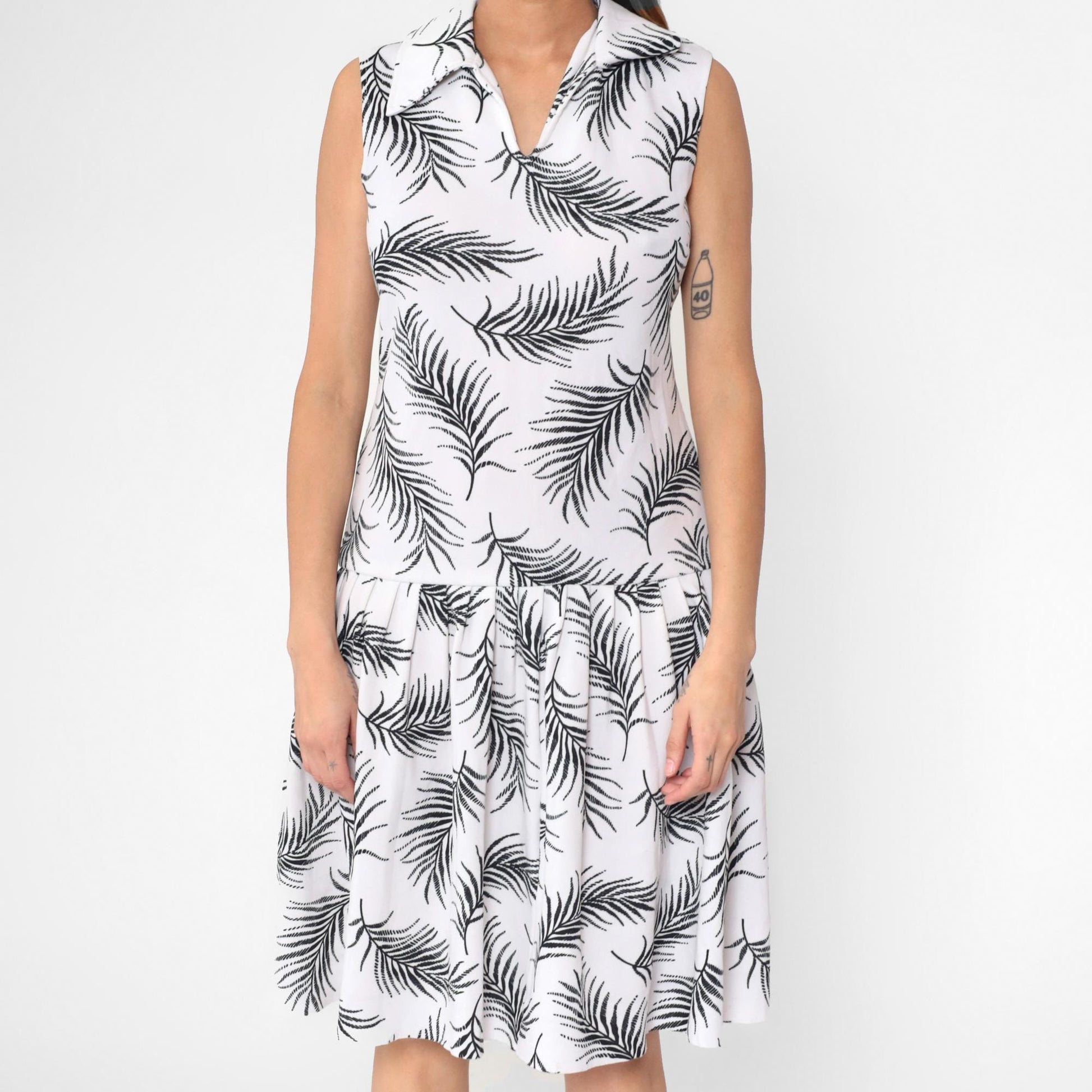 70s White Botanical Leaf Print Midi Dress Drop Waist Pleated Sleeveless Medium