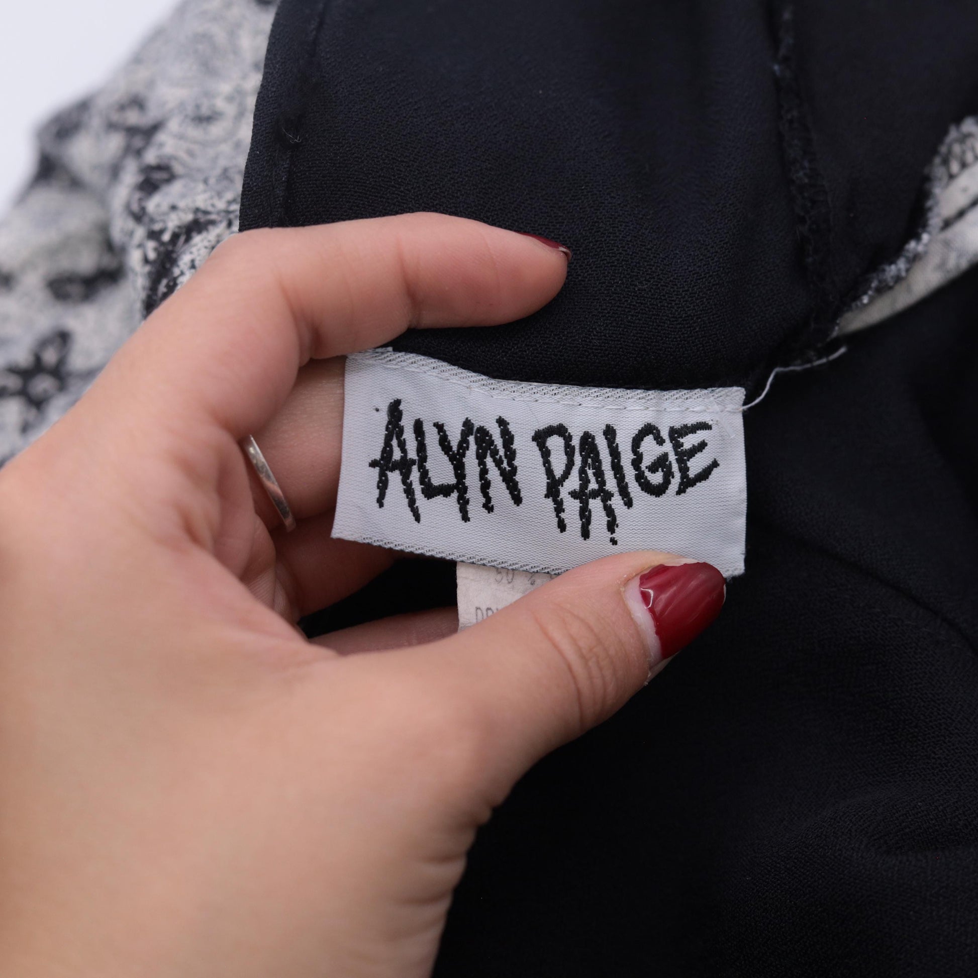 90s Alyn Paige Black Floral Jumpsuit Wide Leg V-Neck Rayon Small