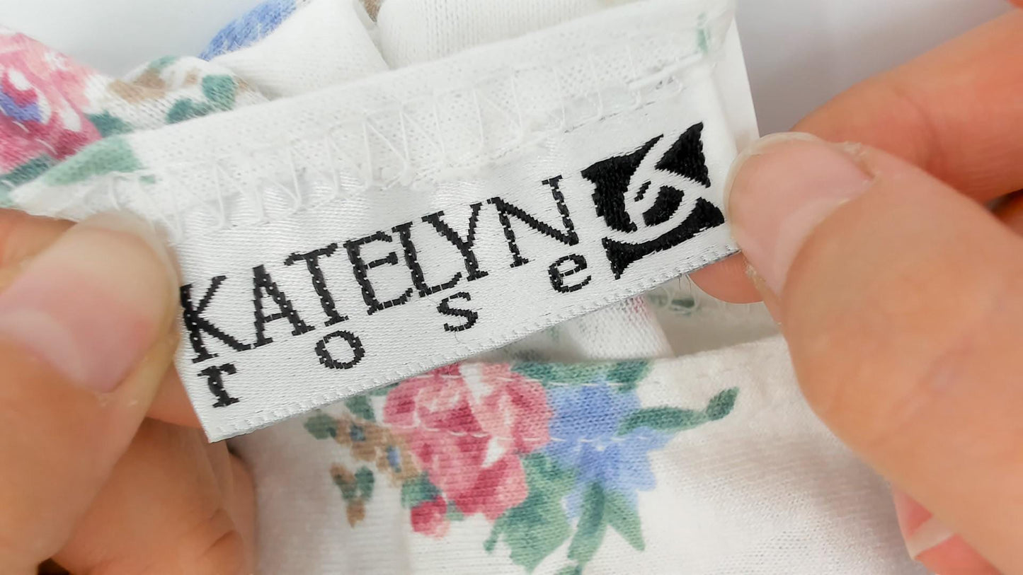 90s Katelyn Rose Floral T-Shirt White Pink Blue Cottage Garden Print Medium