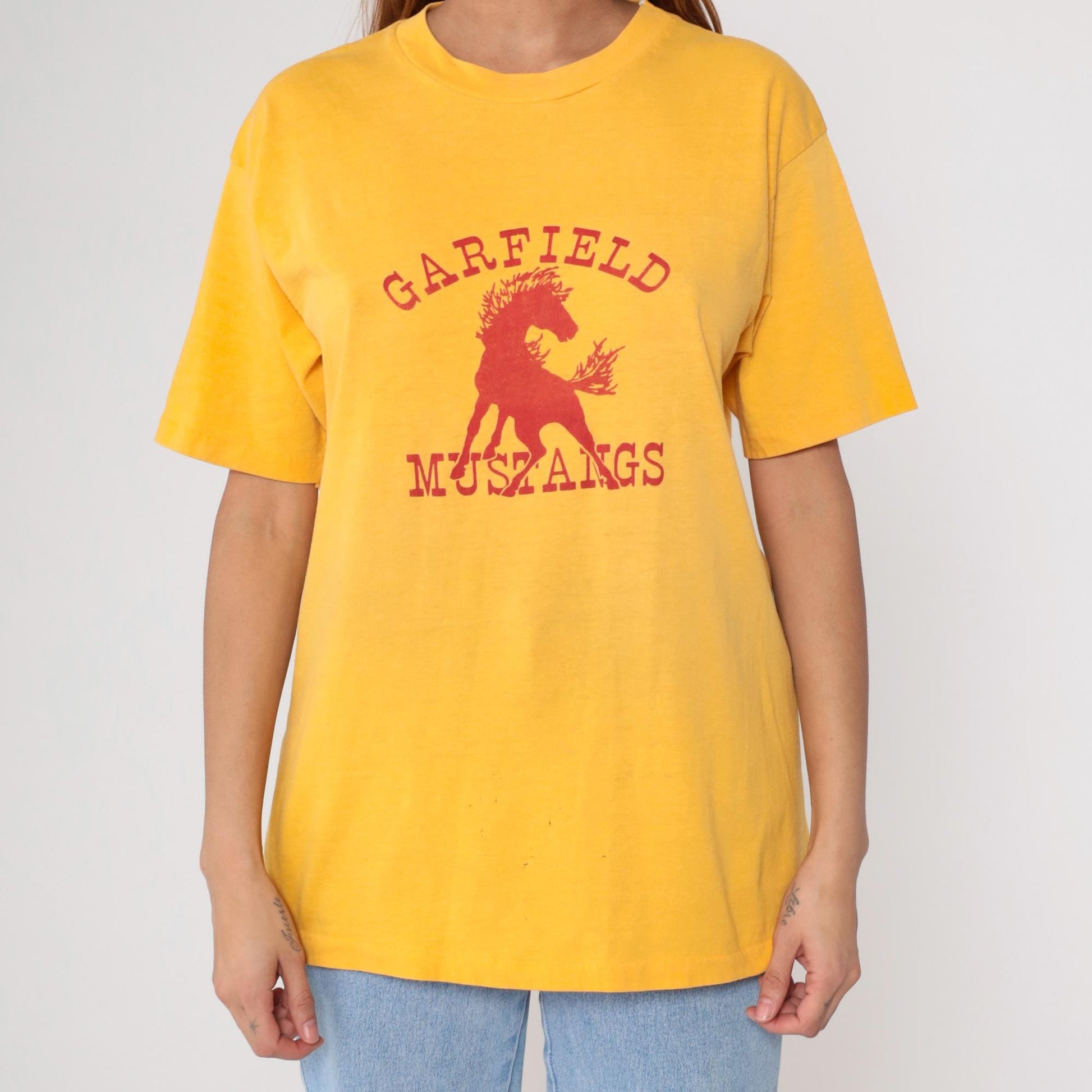 90s Garfield County Mustangs Montana High School Graphic Tee Yellow XL