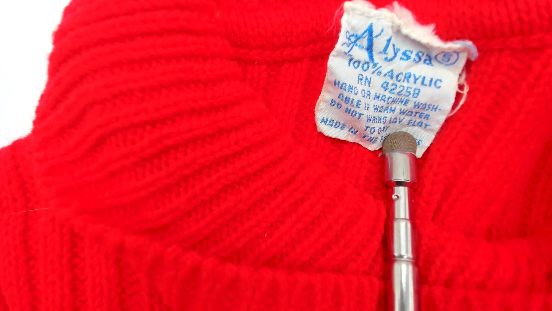 70s Red Ribbed Knit Crop Sweater Mock Neck Three Quarter Sleeve Small