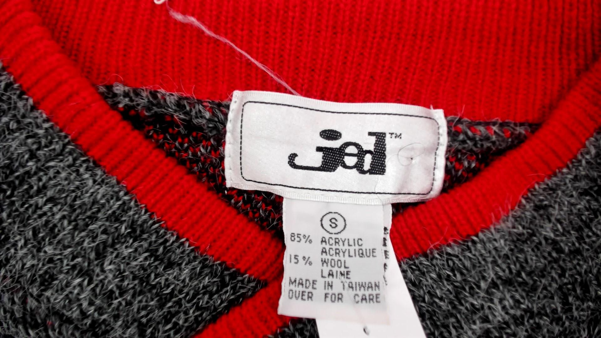 90s Tribal Pattern V-Neck Sweater Grey Red Wool Knit Small S
