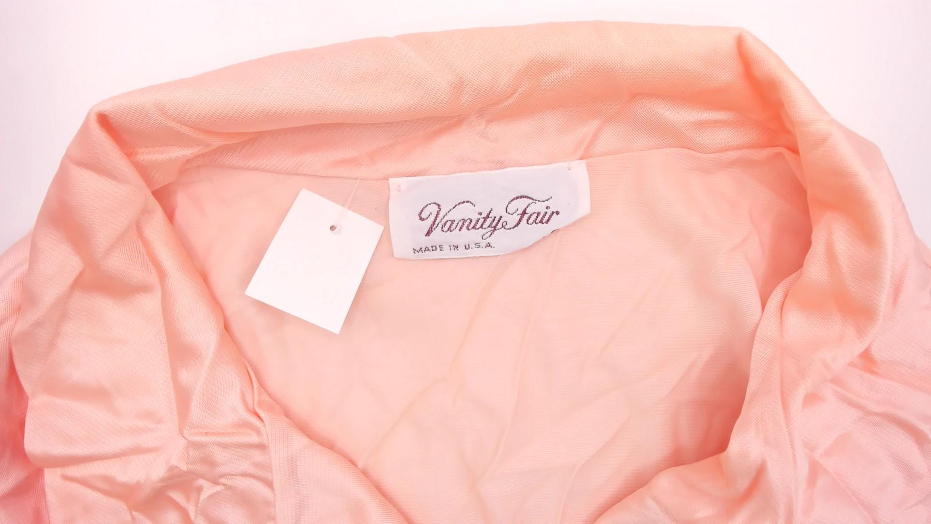 90s Vanity Fair Pink Nightgown Satin Collar Button Front Knee-Length Small