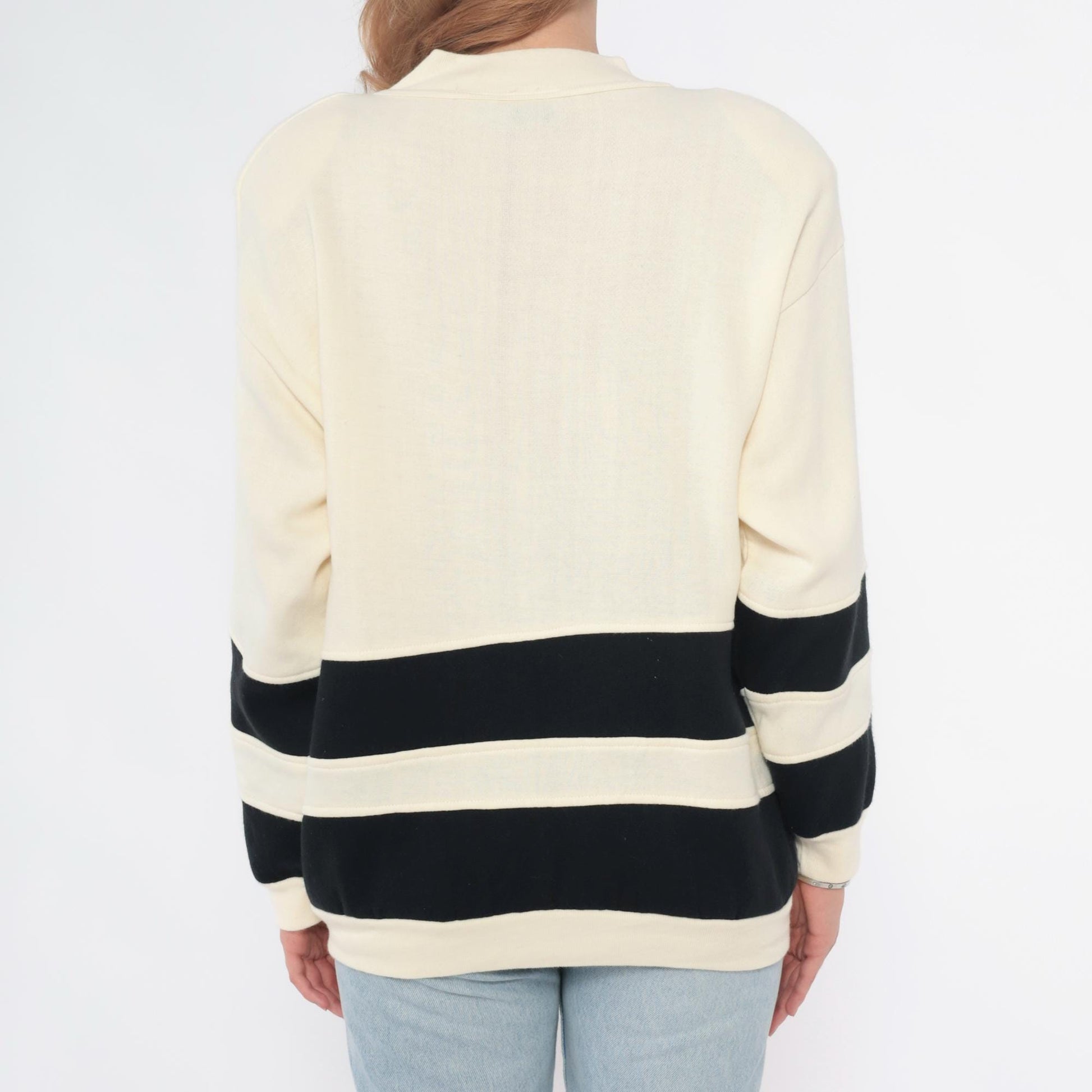 90s Wye Oaks Cream Striped Crewneck Sweatshirt International Flags Patch Medium M