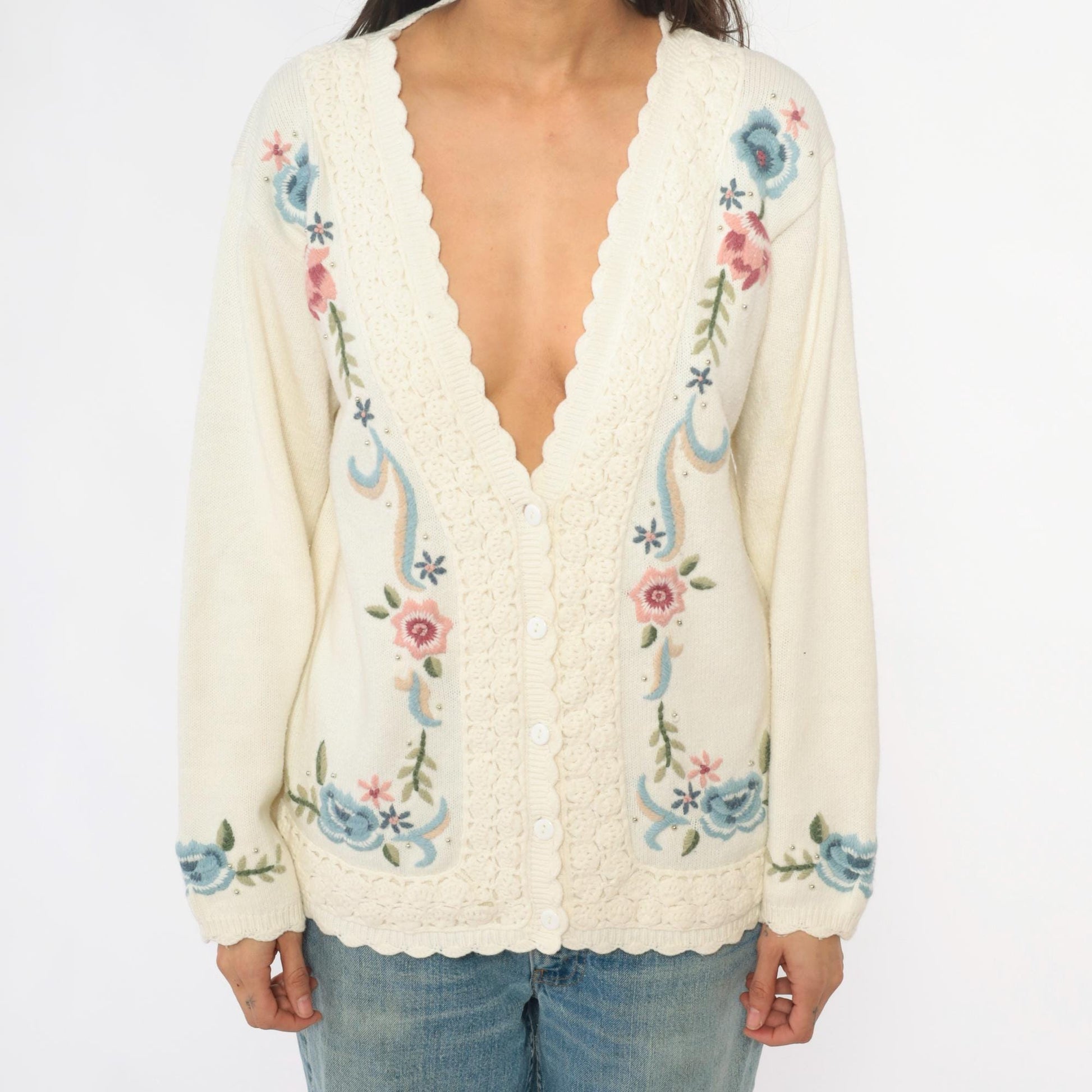 90s Koret Cream Cardigan Floral Embroidery Scalloped Trim Medium M