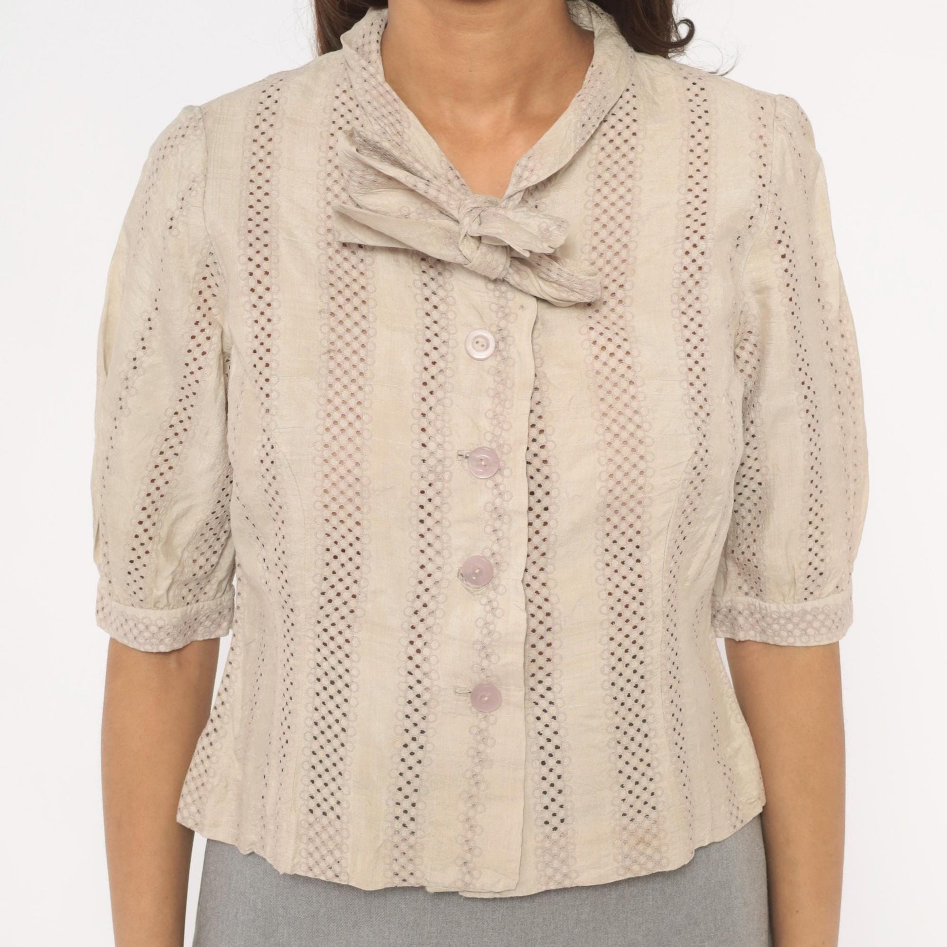 70s Cream Eyelet Blouse Puff Sleeve Bow Collar Button Front Small