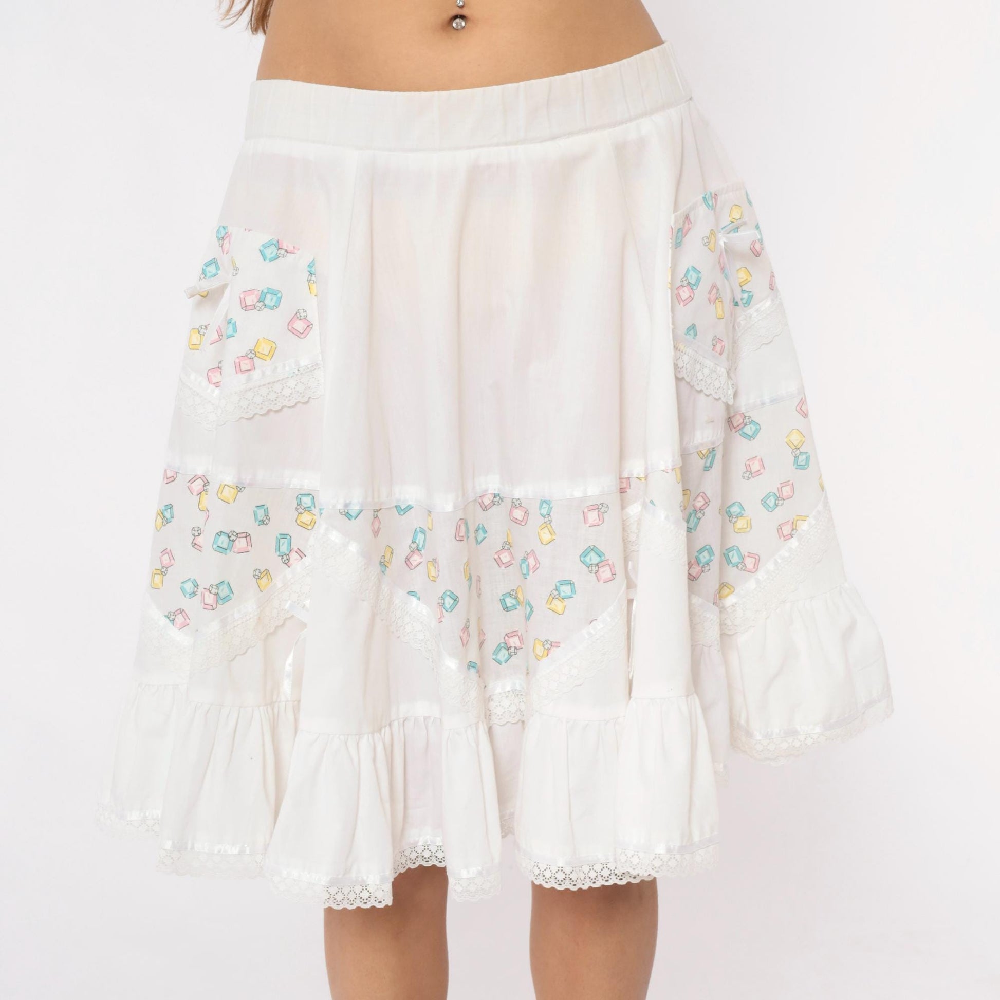 80s Fashions by Bettye White Tiered Mini Skirt Pastel Geometric Lace Trim Medium