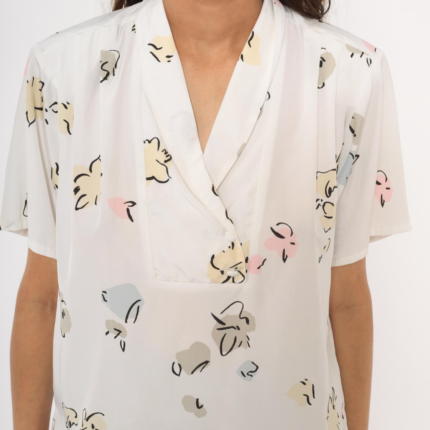 90s Liz Baker Abstract Floral Blouse Cream Shawl Collar V Neck Medium
