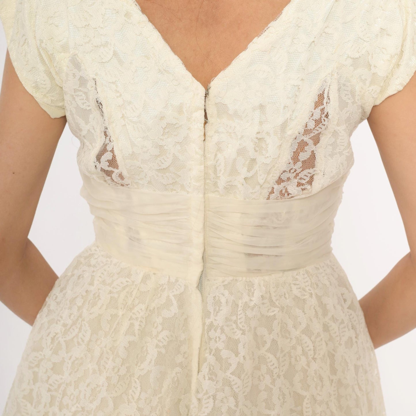 60s Ivory Lace Gown Cap Sleeve A-Line Floral Overlay Cream Sash Small