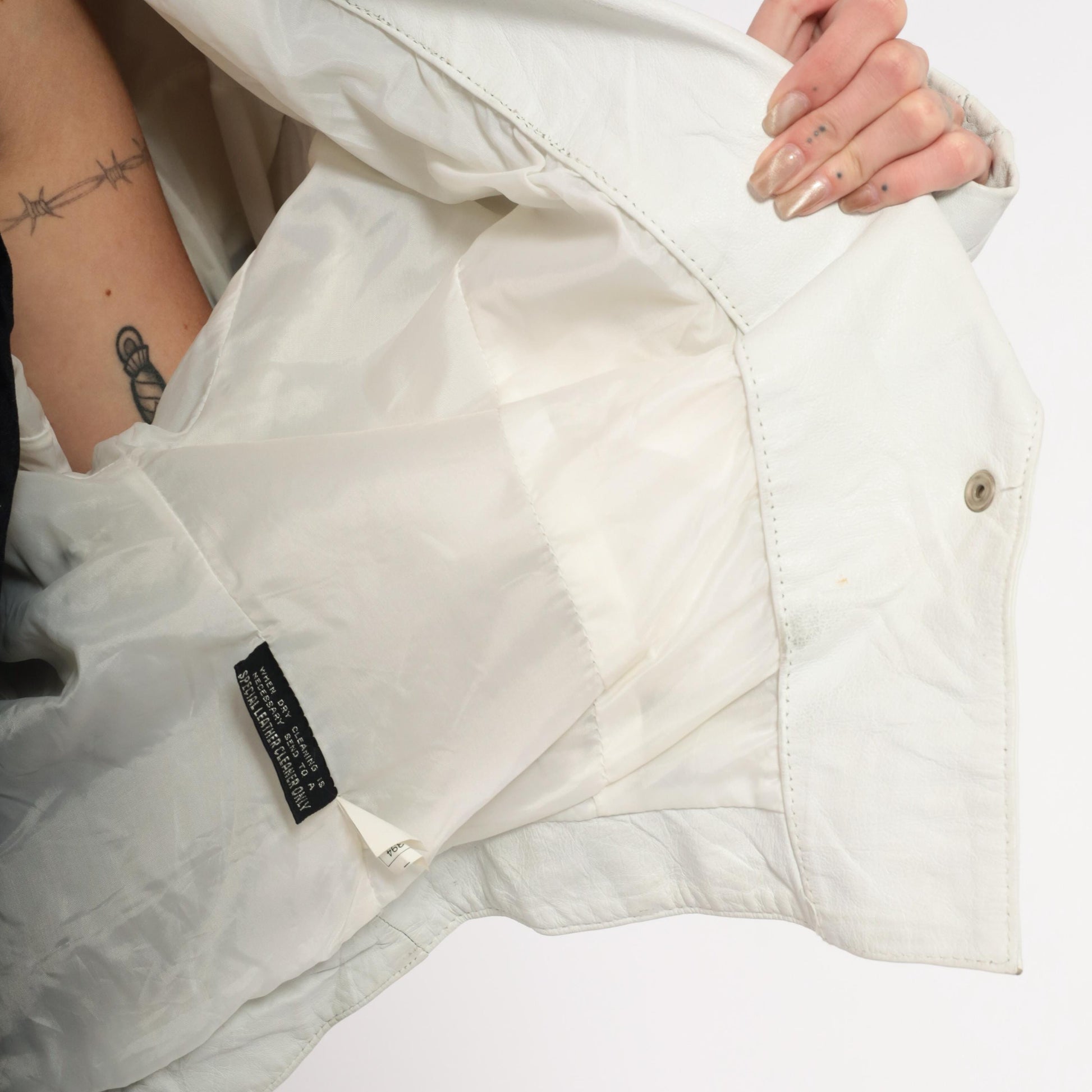 90s Chia Cropped Leather Jacket White Snap Front Batwing Sleeve Medium