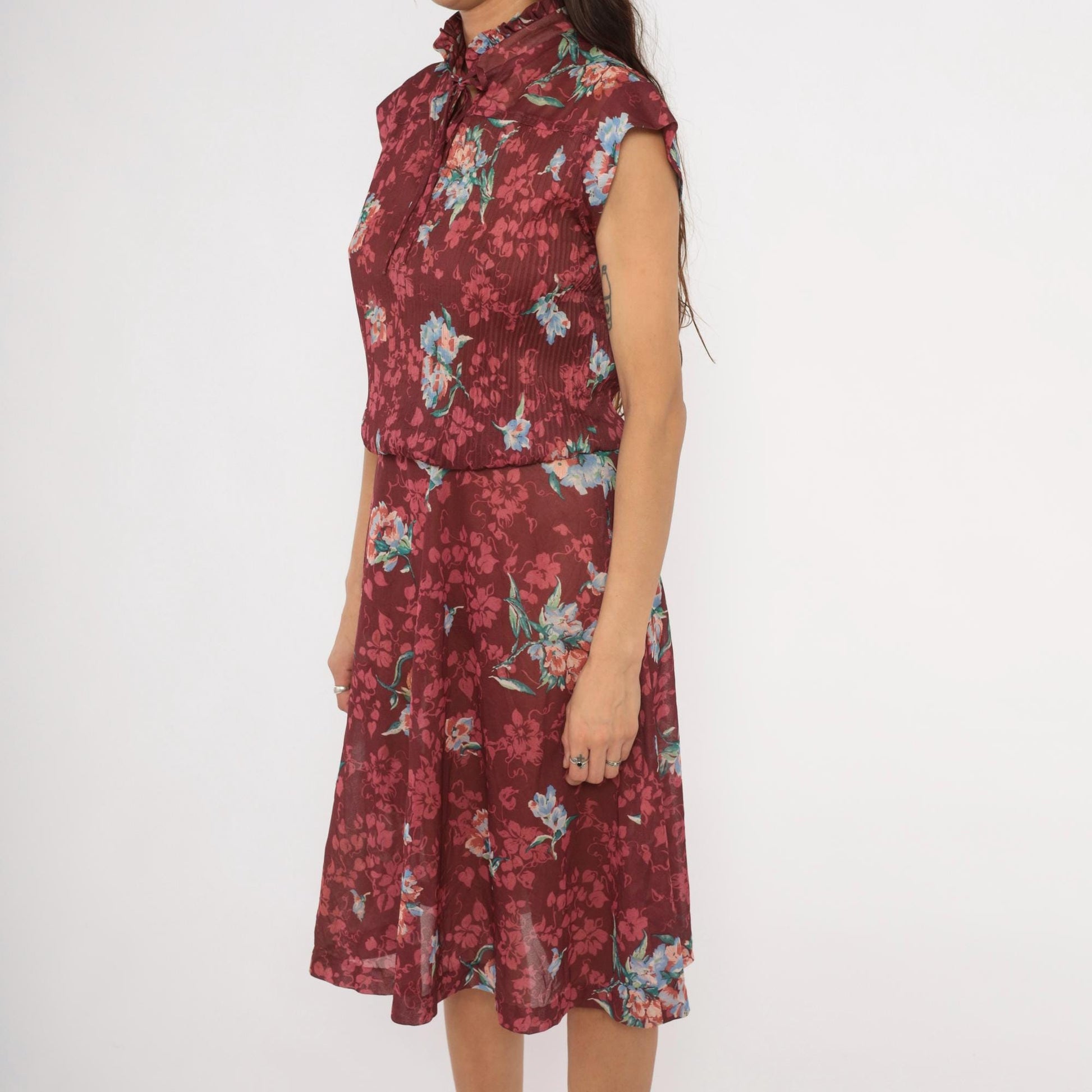 70s Queen's Row Burgundy Floral Midi Dress Cap Sleeve Tie Neck Medium Large