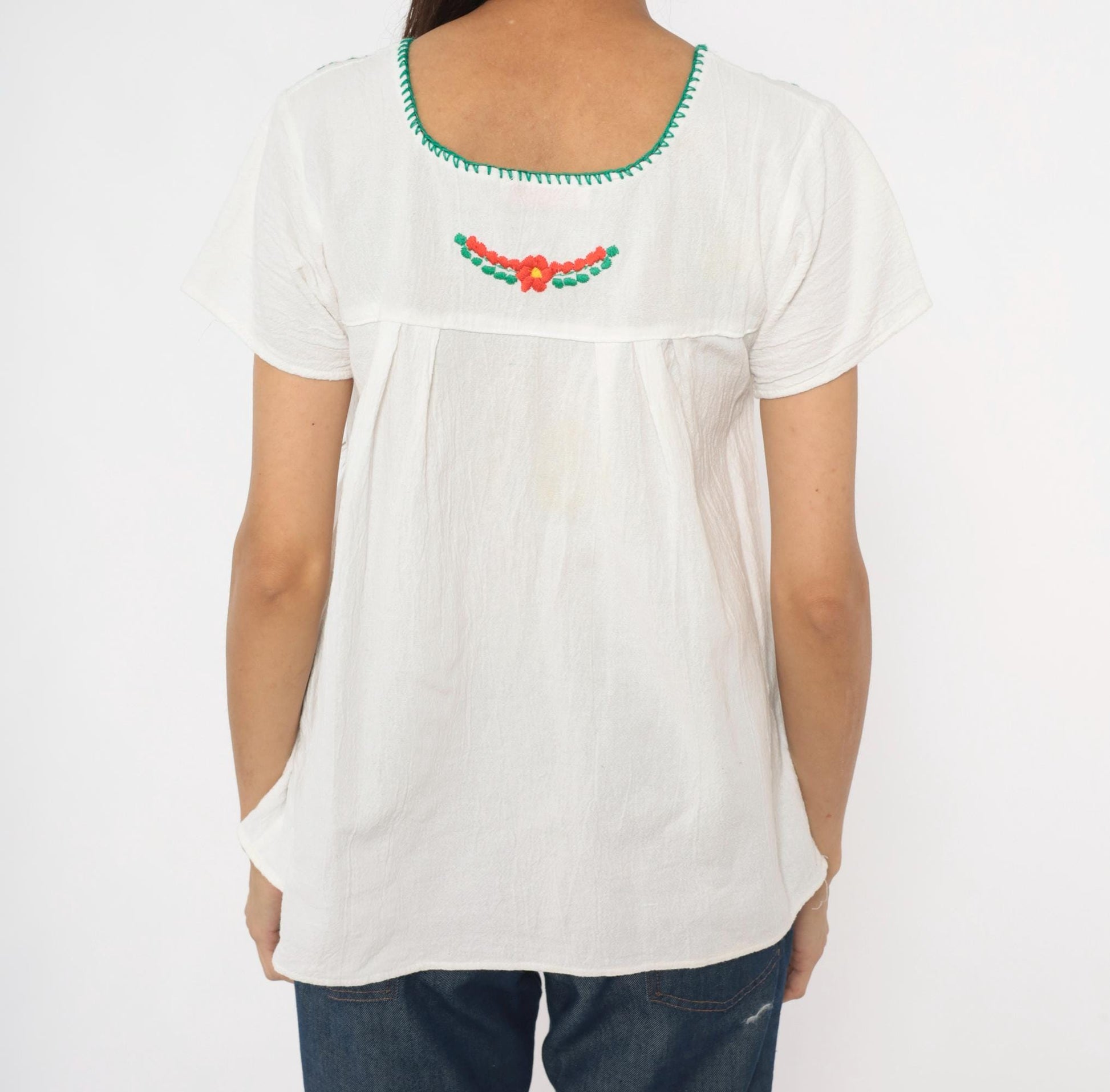 2000s Mexican Embroidered White Cotton Peasant Blouse Floral Small