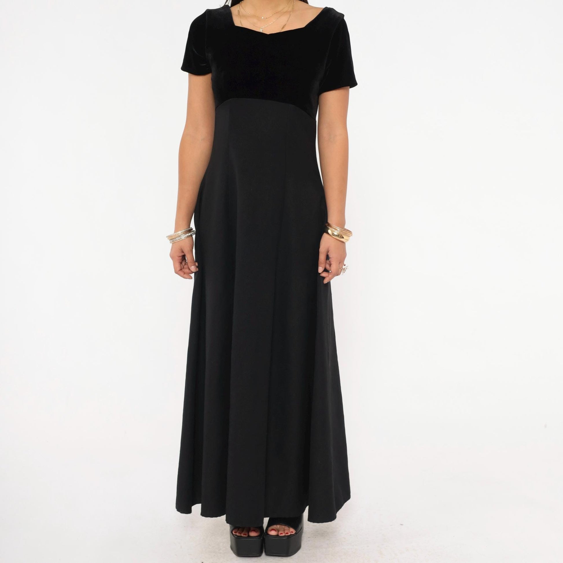 90s Simco Black Velvet Maxi Gown Sweetheart Neckline Empire Waist XXS