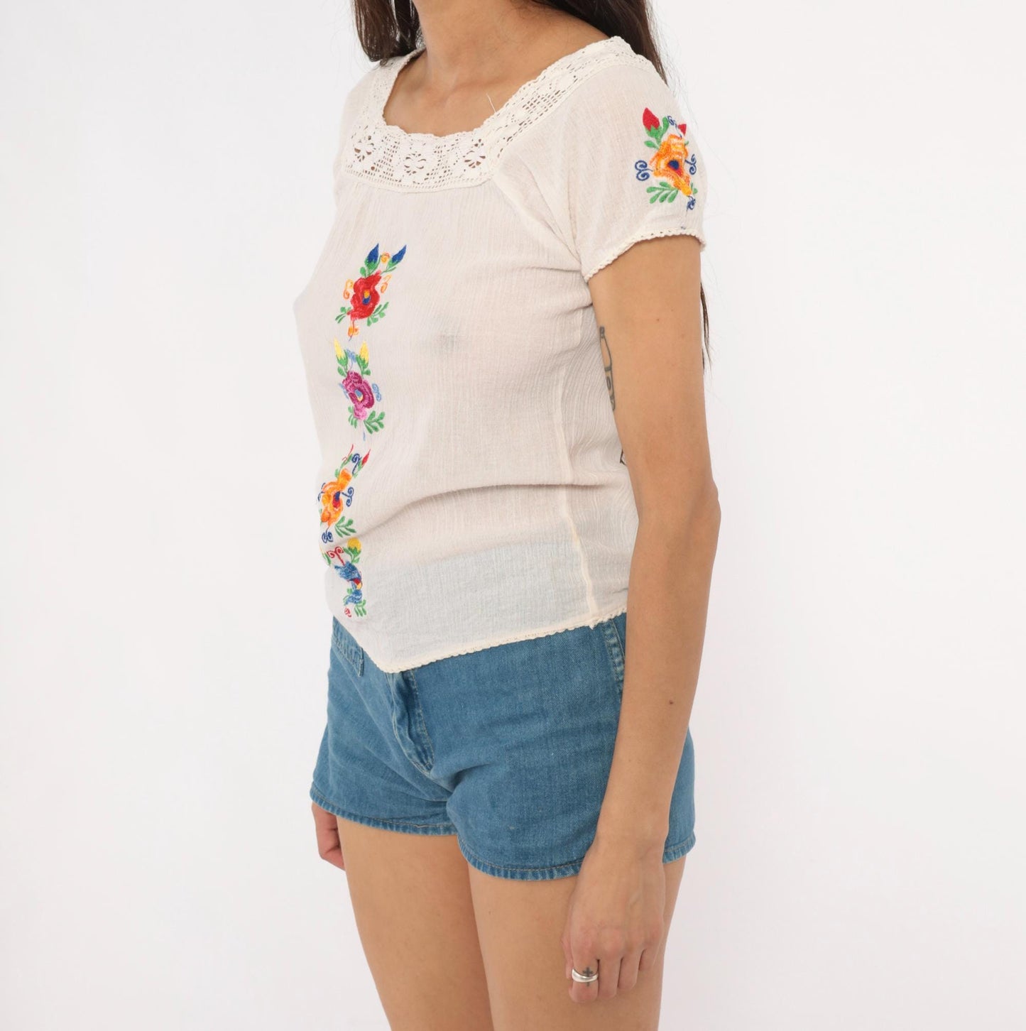 2000s Delias Peasant Blouse Embroidered Floral Crochet Cream Cotton XS
