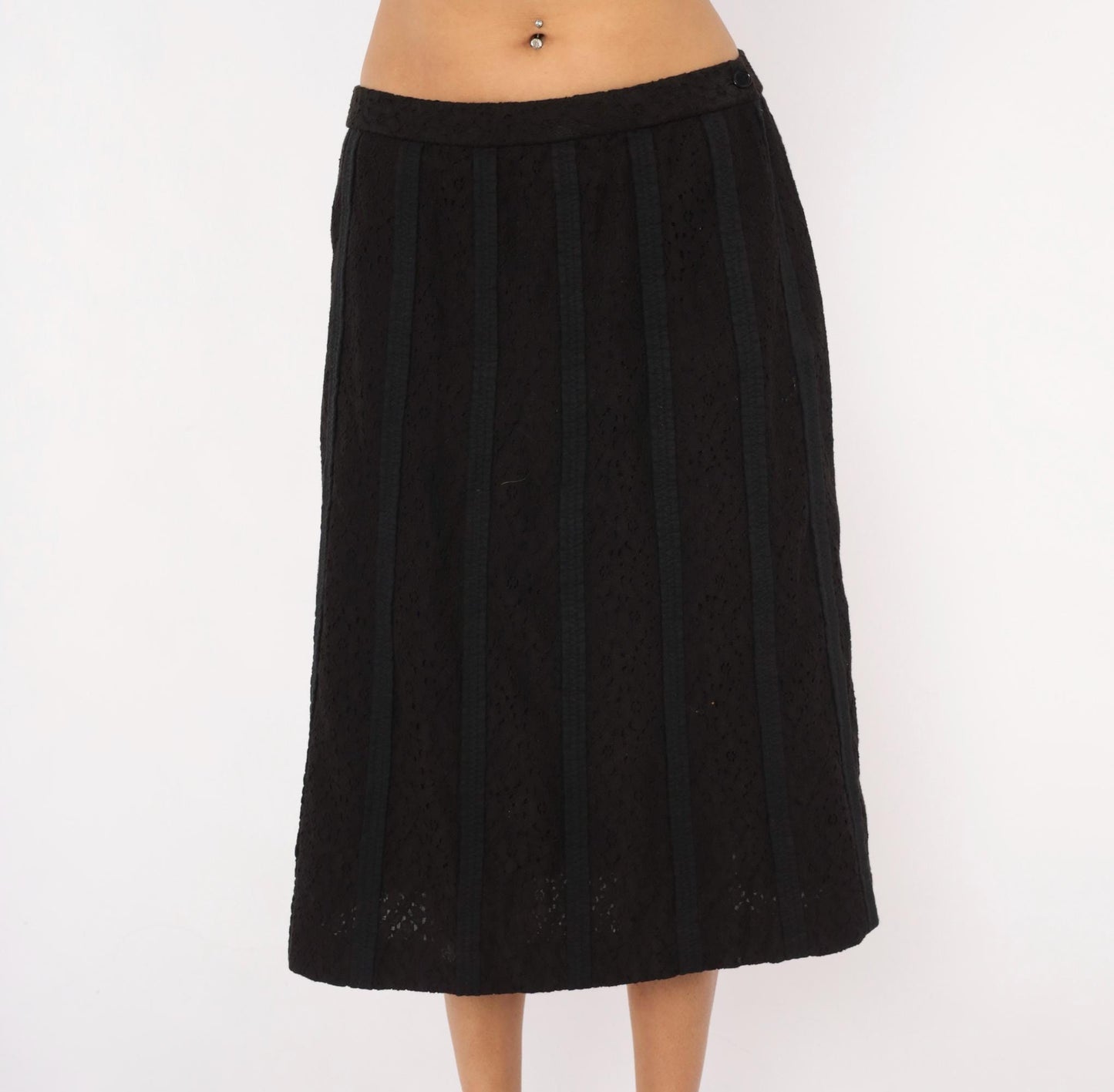 2000s Susan Graver Black Eyelet Knit A-Line Skirt Knee-Length Medium M