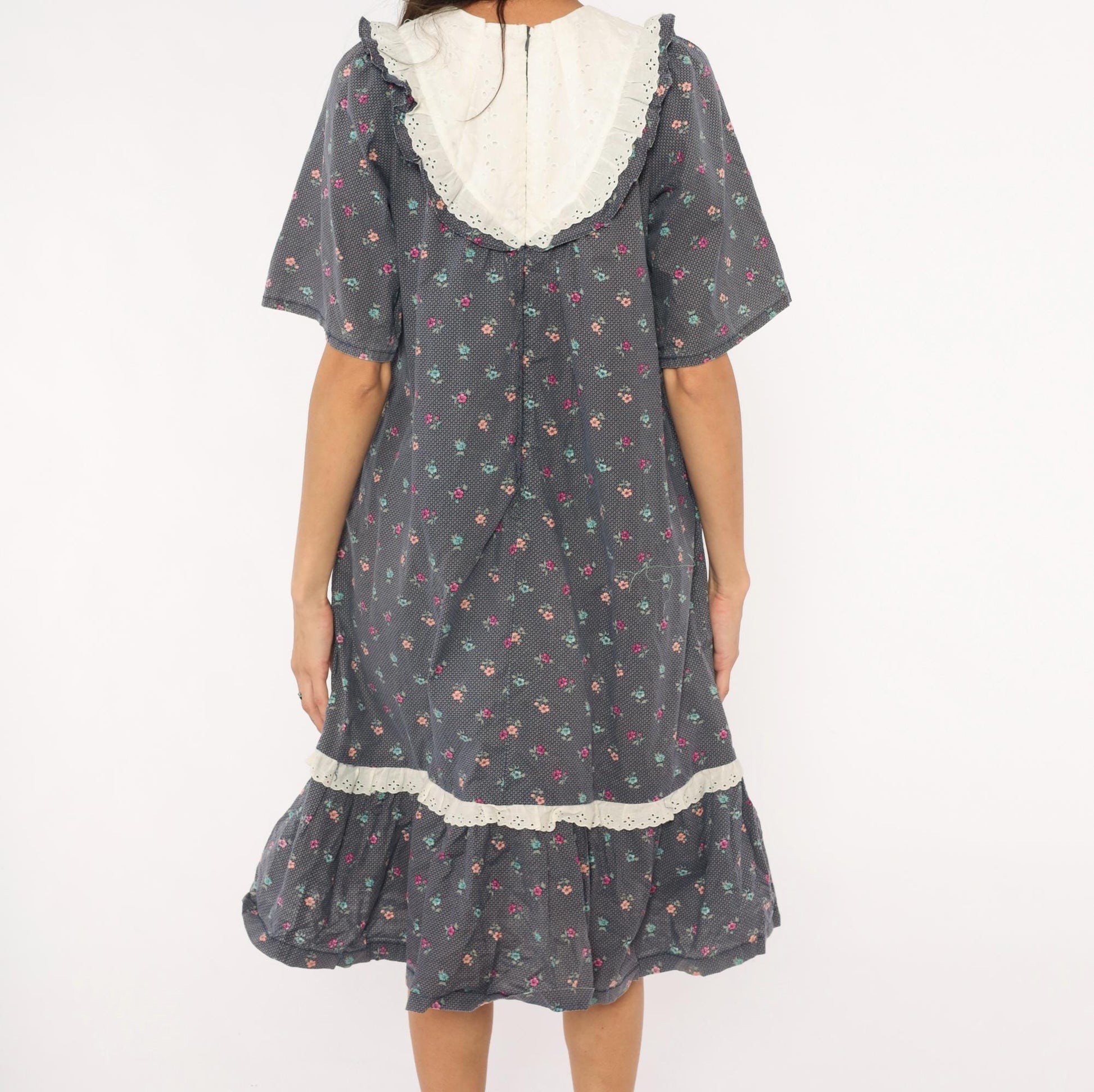80s Slate Blue Calico Floral Eyelet Bib Prairie Dress Cotton Small