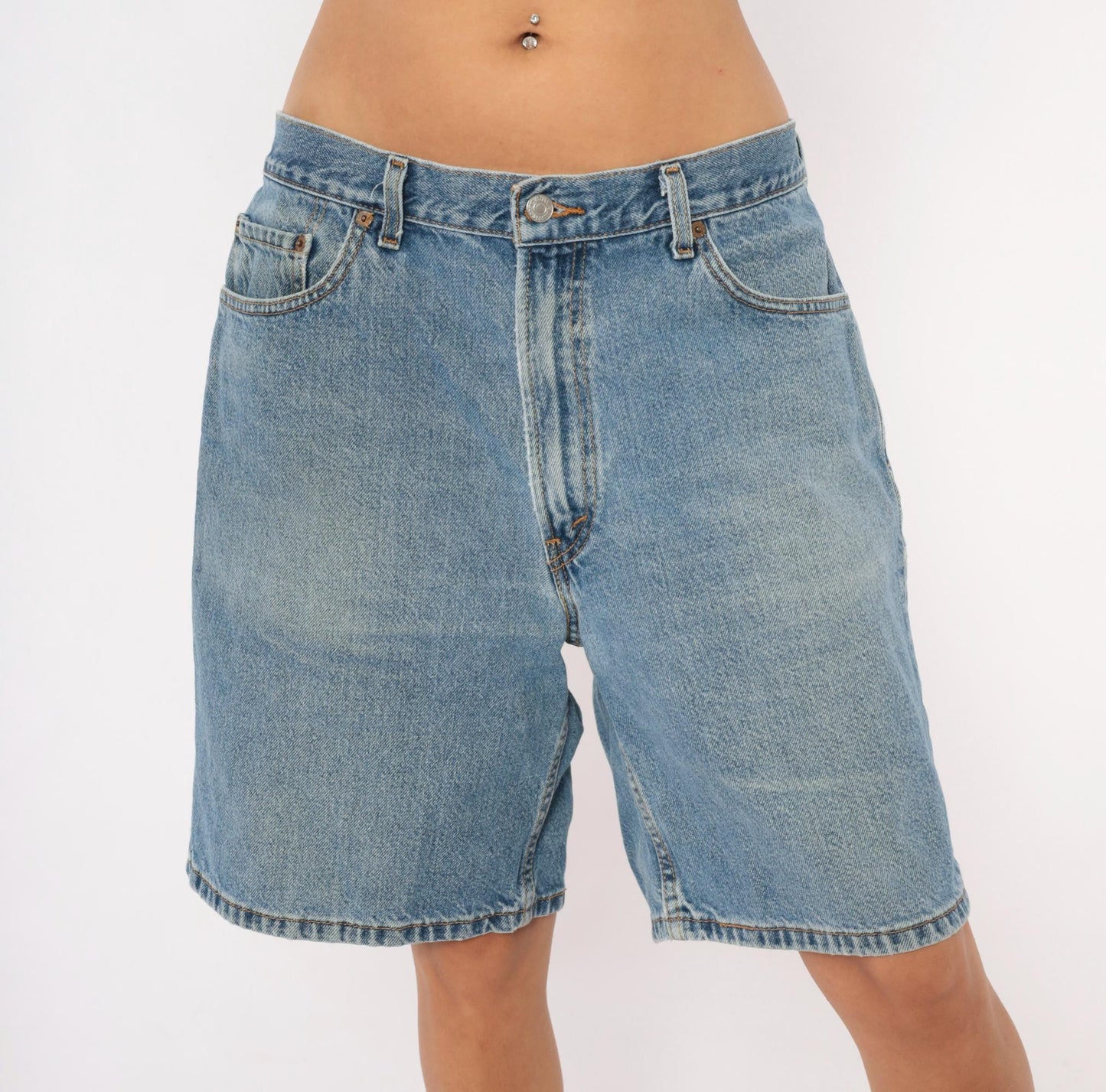 Levi's 550 Light Wash Denim Shorts Knee-Length Relaxed Fit 2000s W36