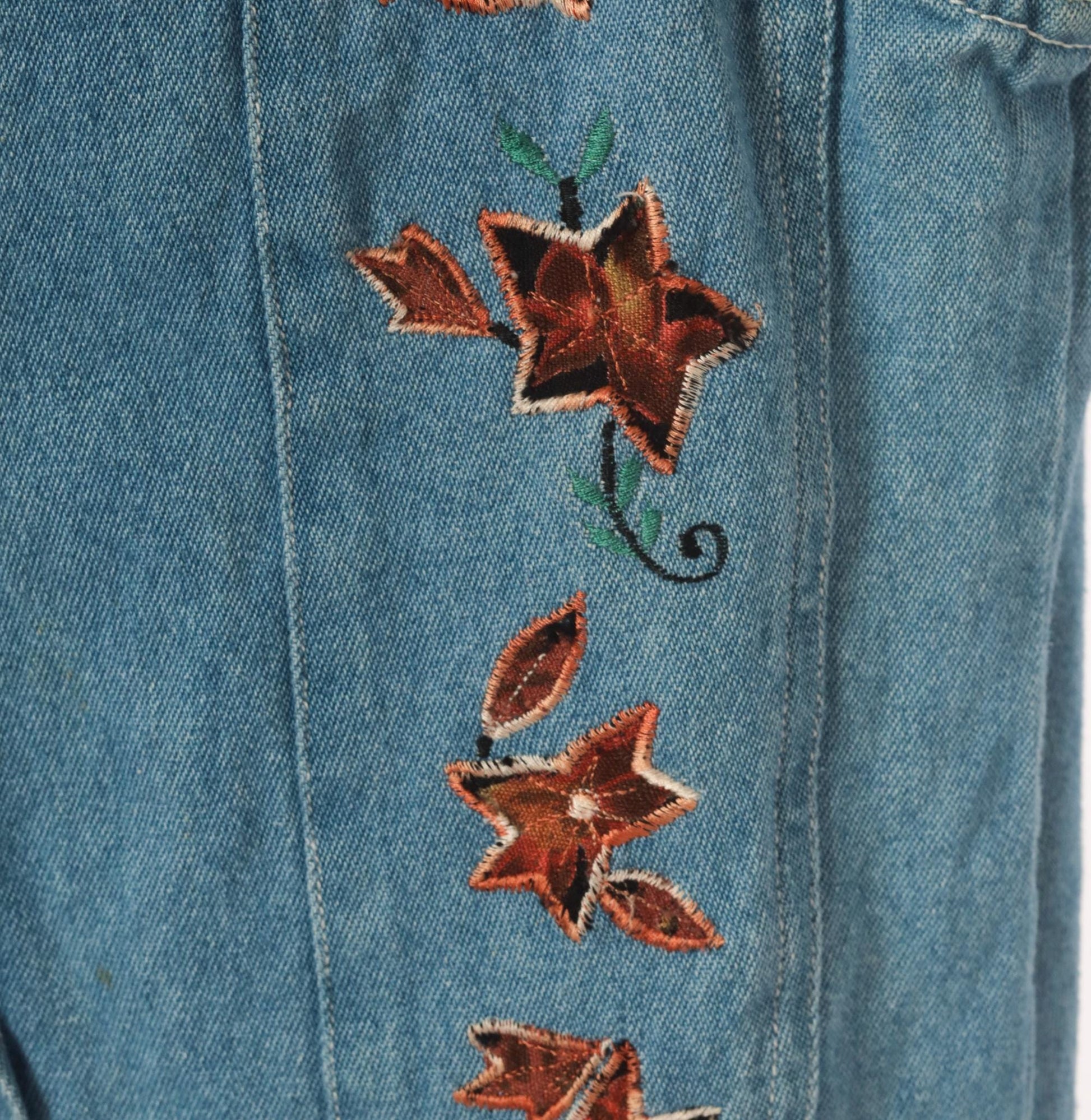 90s Spell Bound Leaf Embroidered Denim Vest Blue Chambray Pintuck Medium M